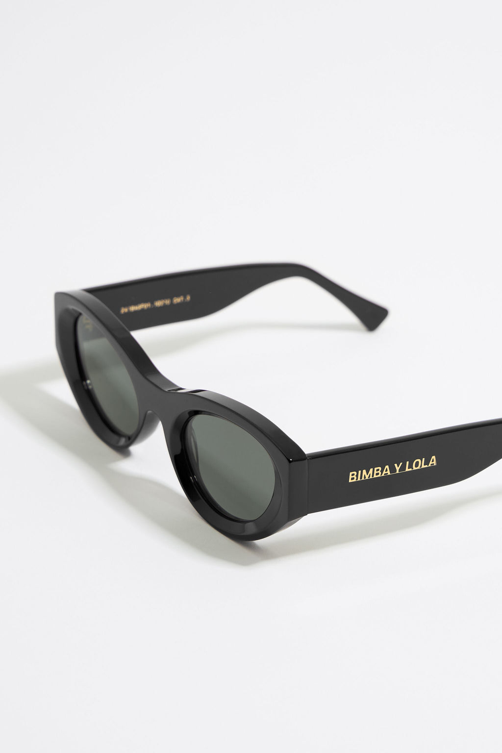 Black cat-eye sunglasses