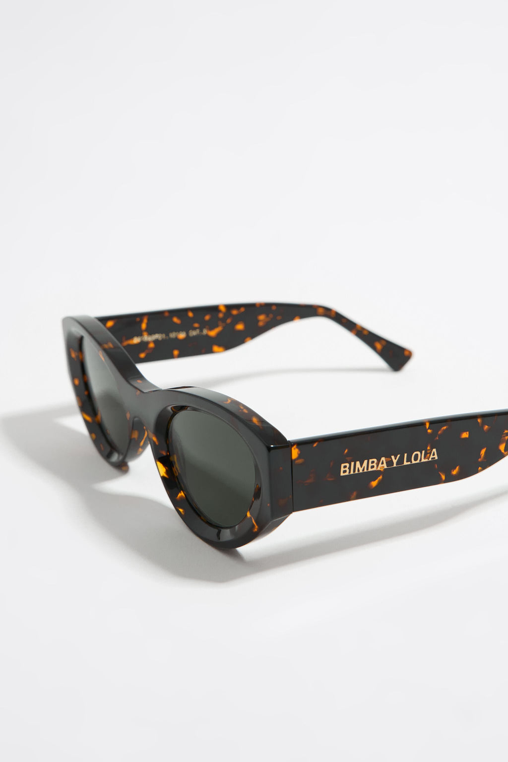 Amber cat-eye sunglasses