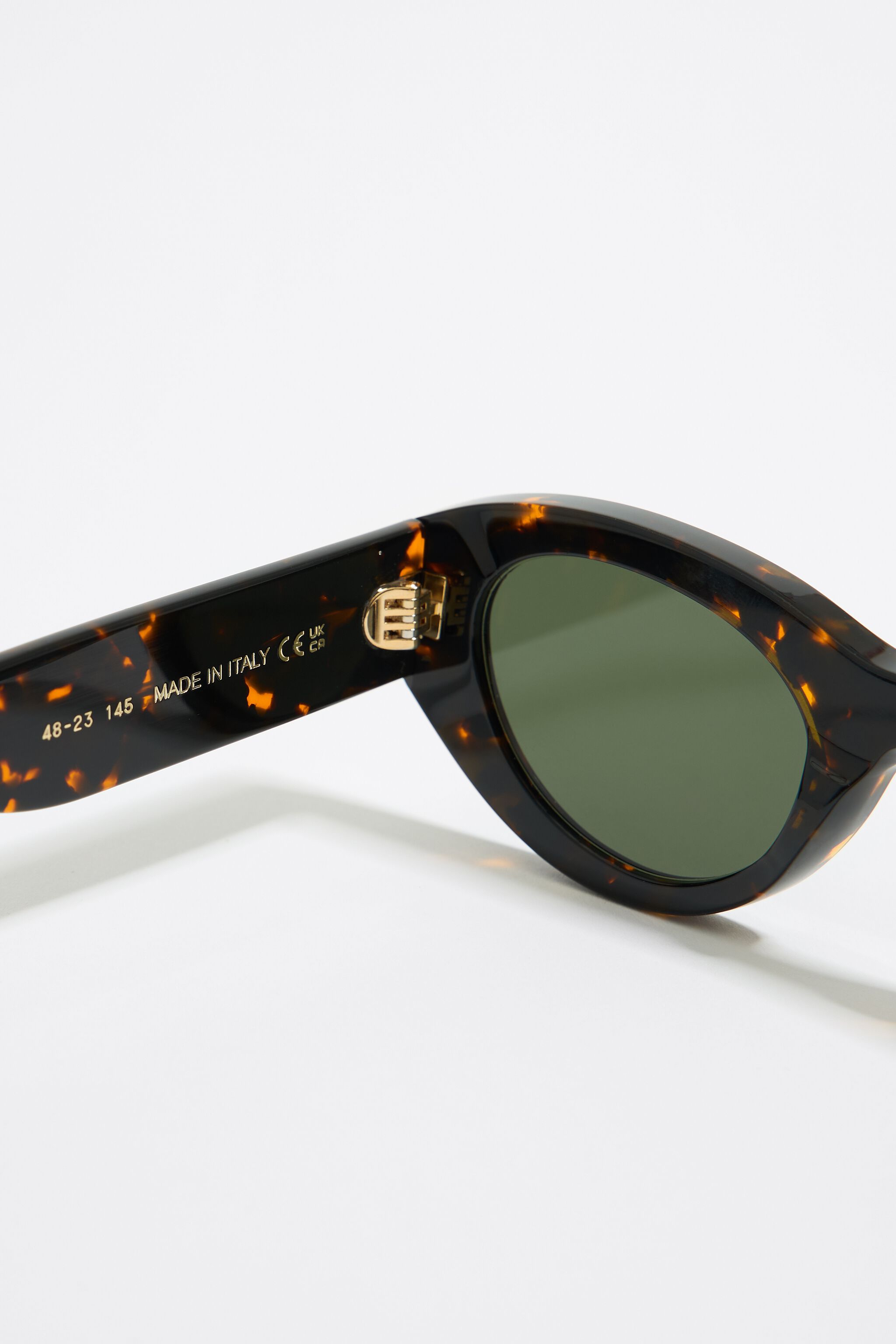 Amber cat-eye sunglasses
