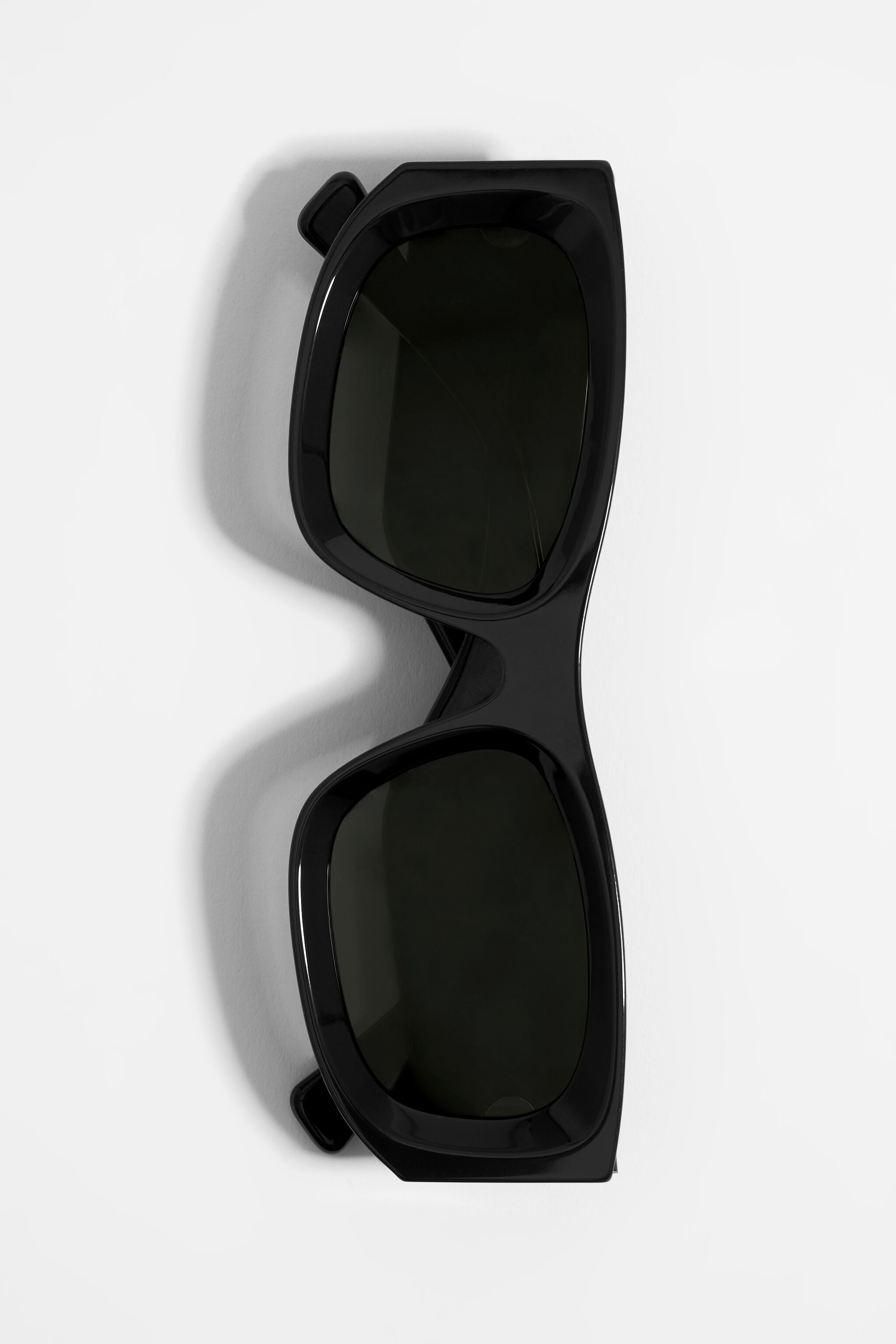 Black rectangular sunglasses