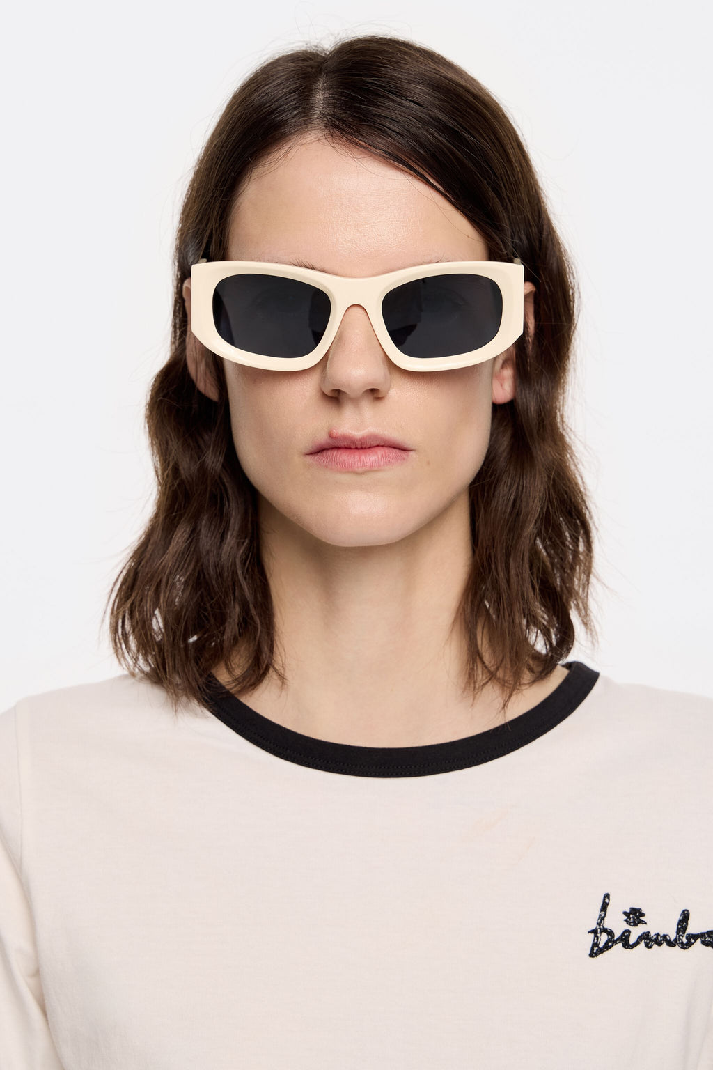 Cream rectangular sunglasses