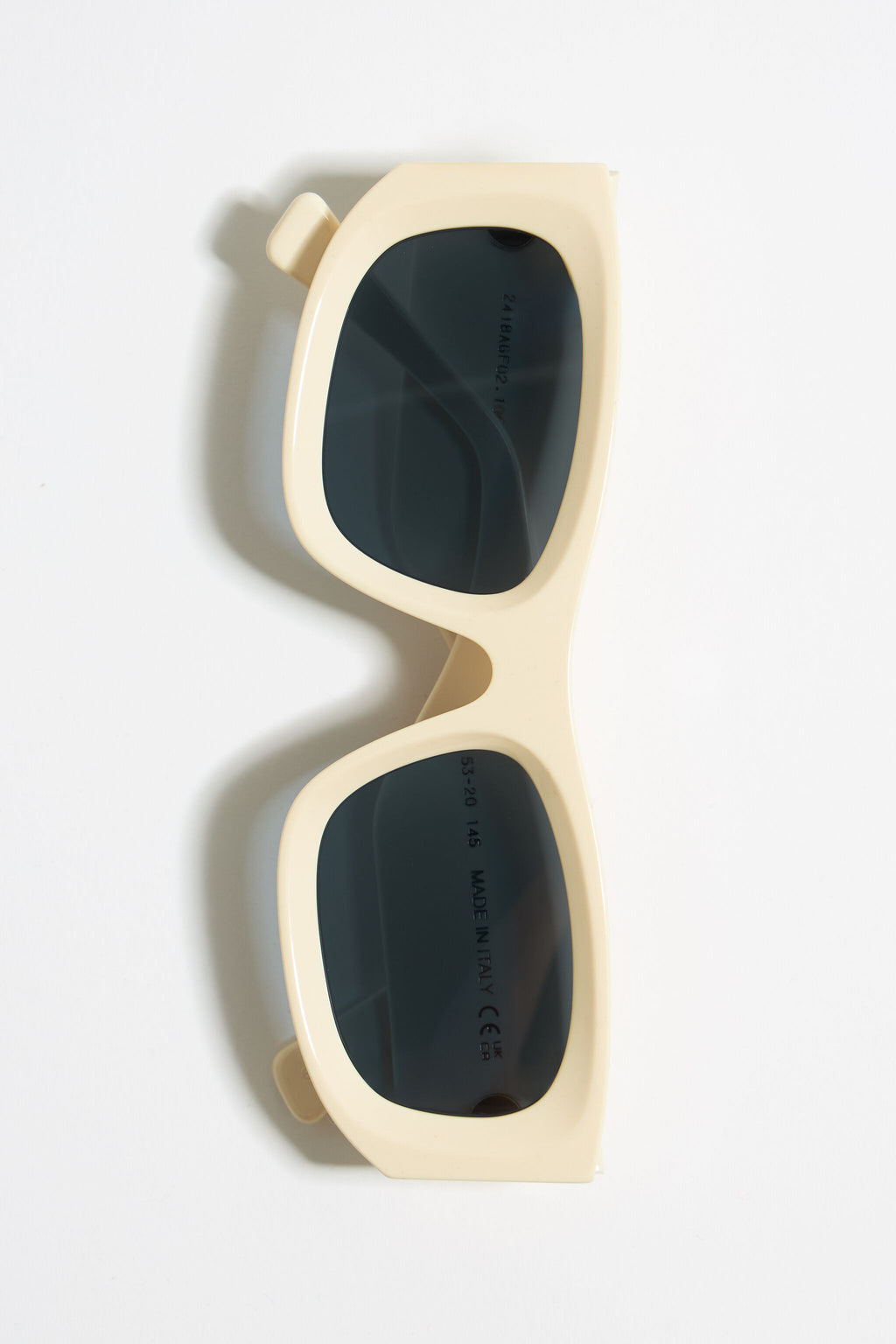 Cream rectangular sunglasses