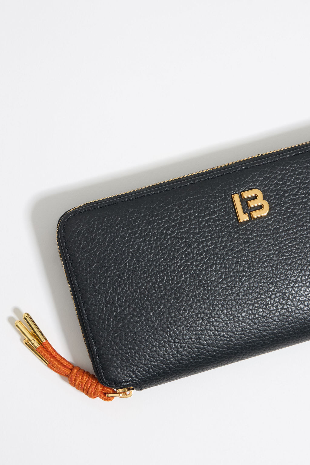 Black leather horizontal with zip wallet