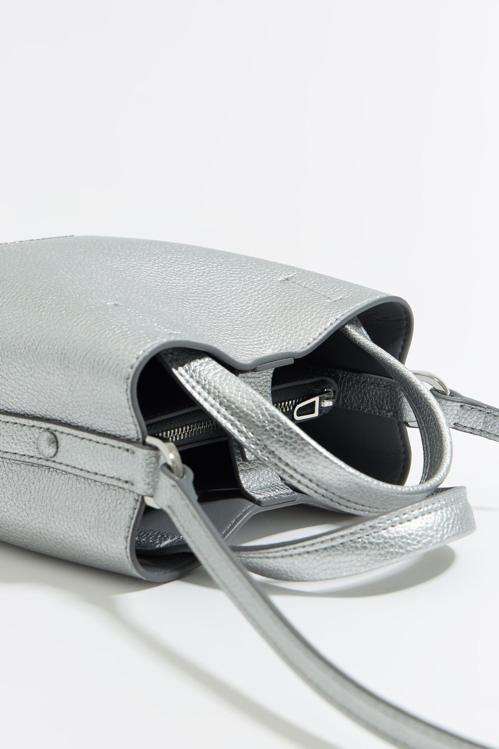 Mini silver leather Chihuahua bag