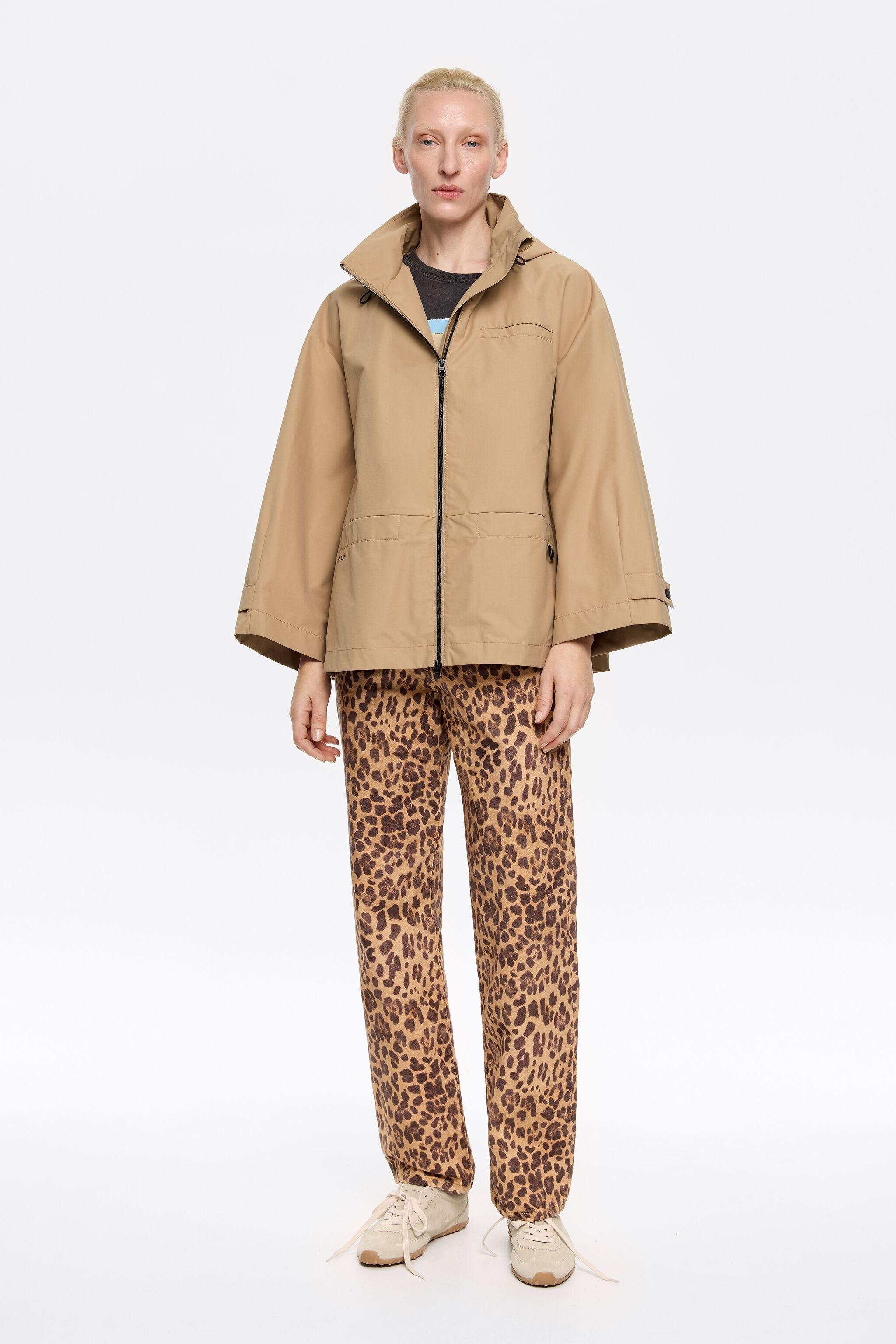 Camel A-line trench