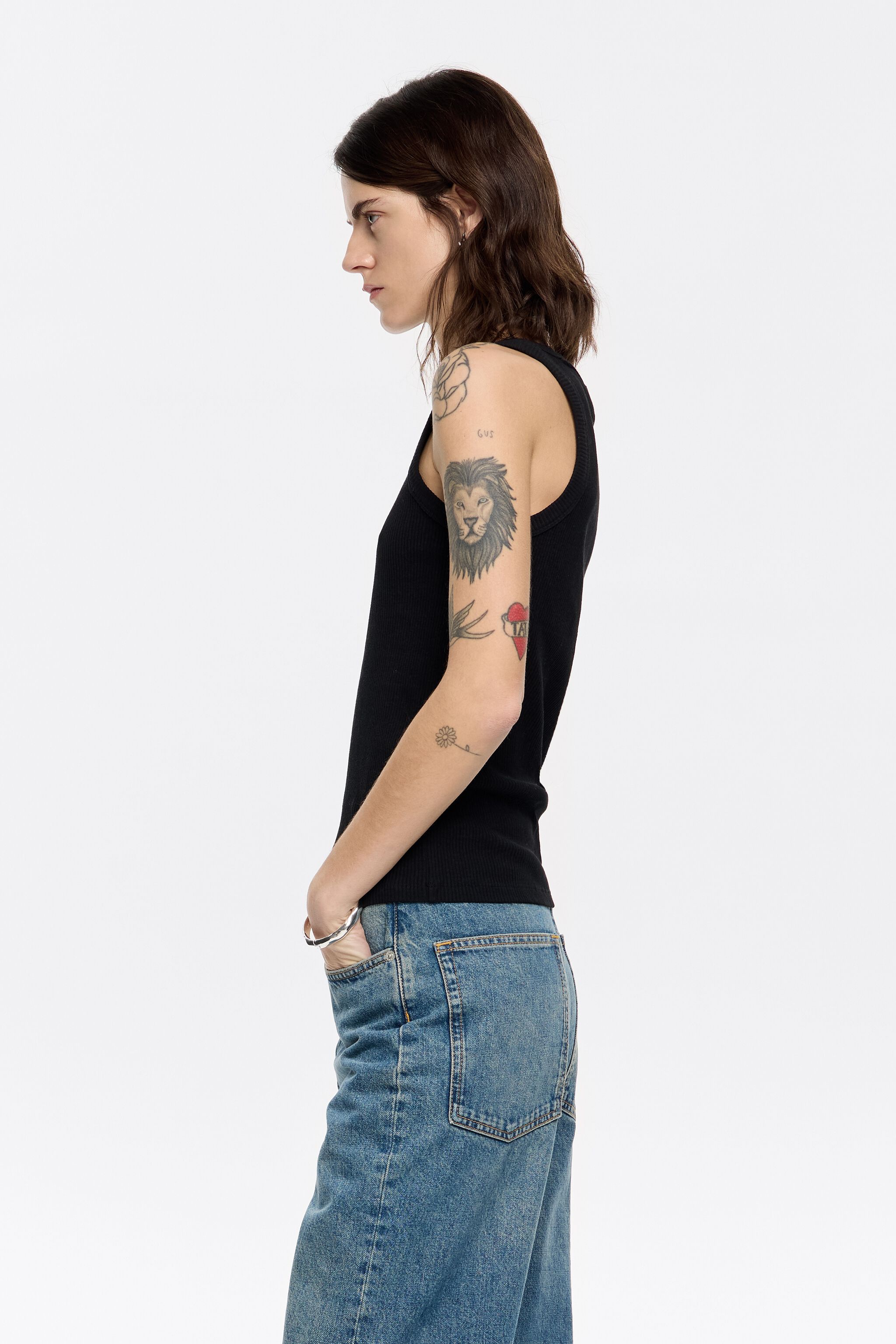 Black fitted Chili top