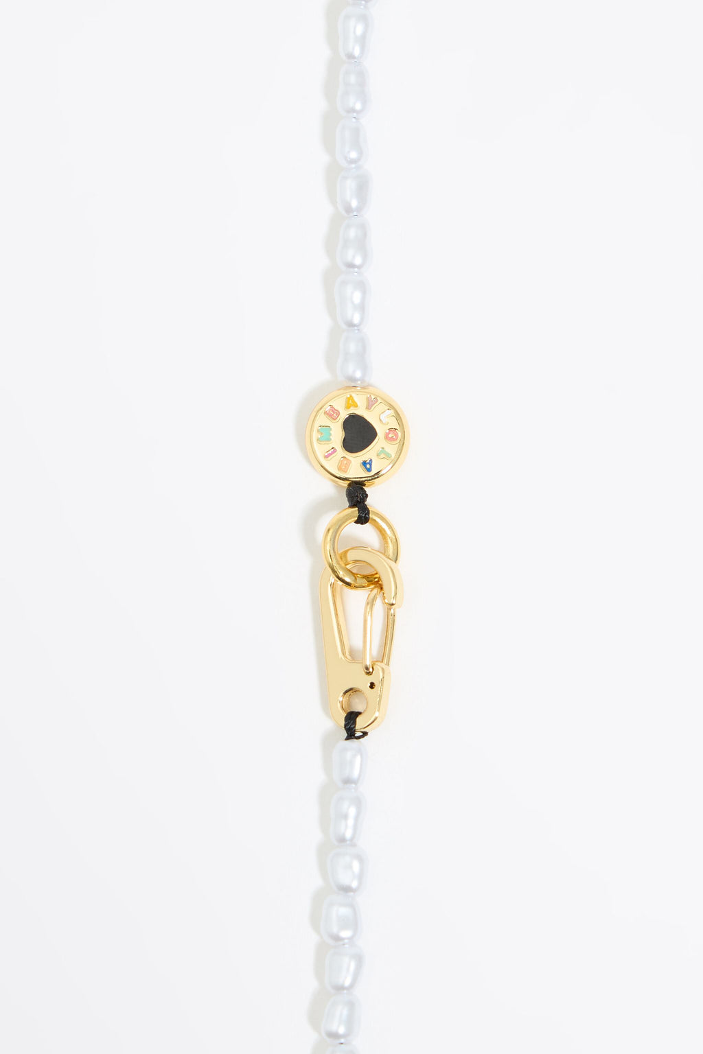 Logo and pearls necklace