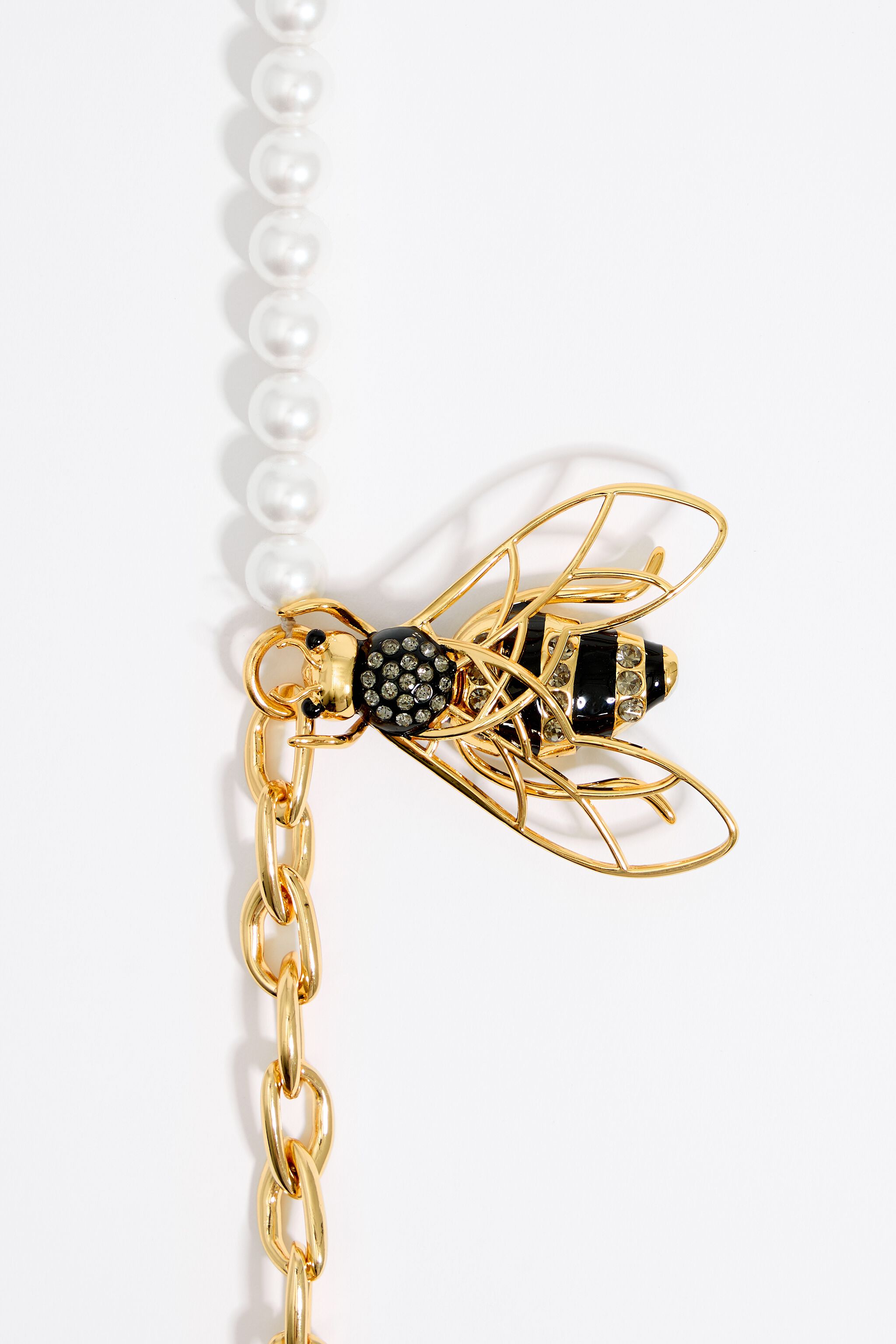 Black bee and pearls chain necklace