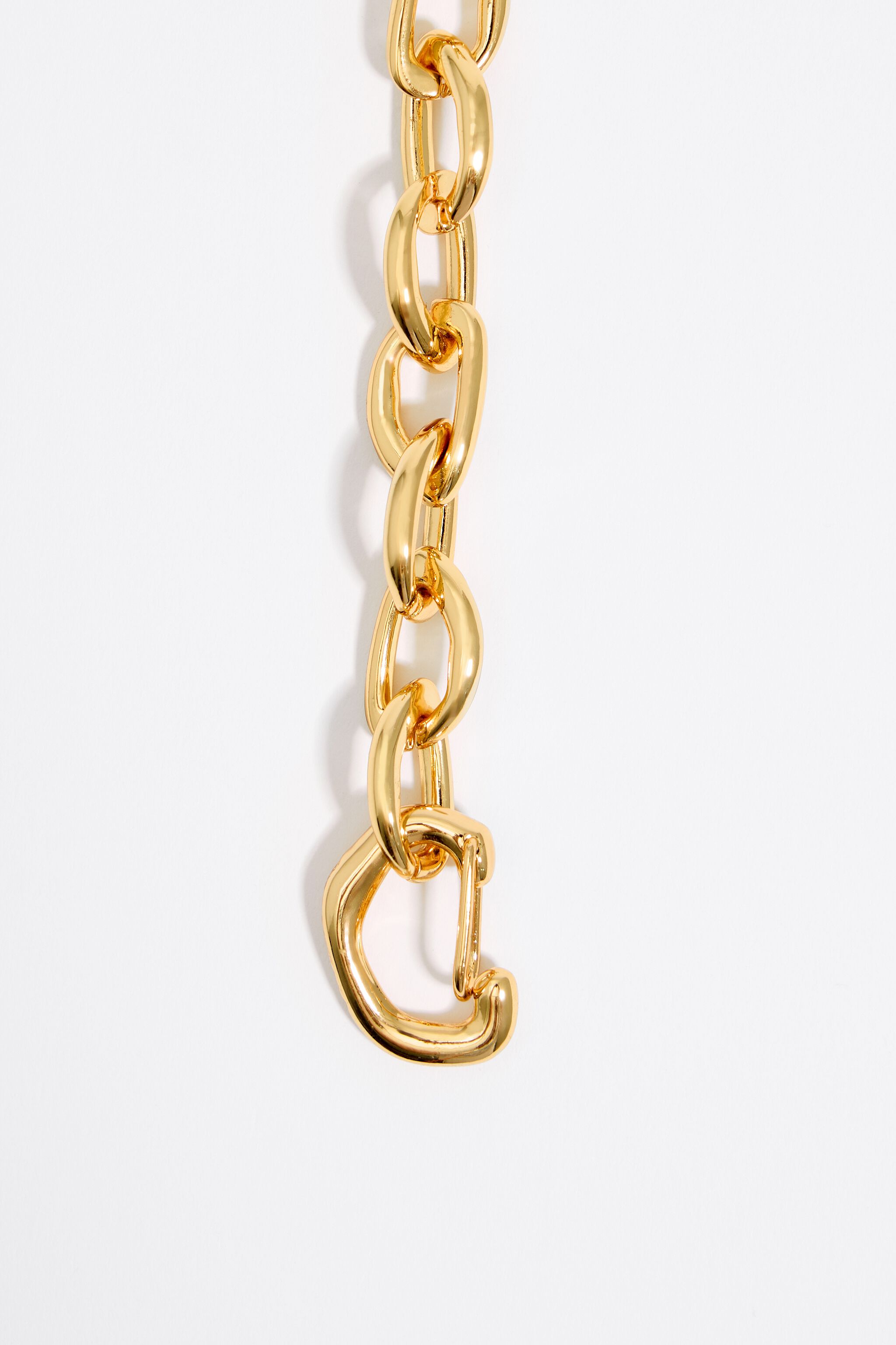 Black bee and pearls chain necklace