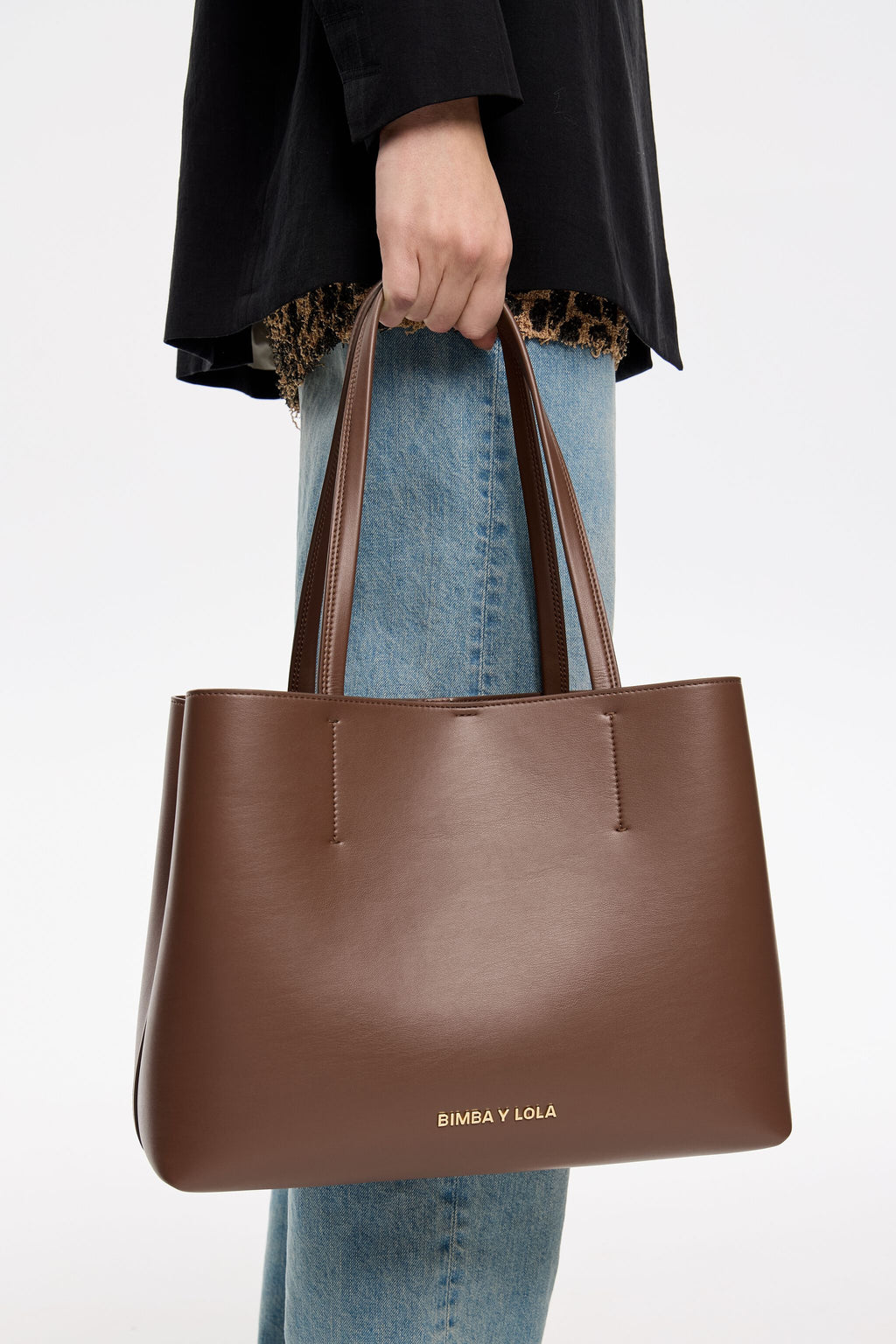 Large mocha leather Chihuahua shopper bag