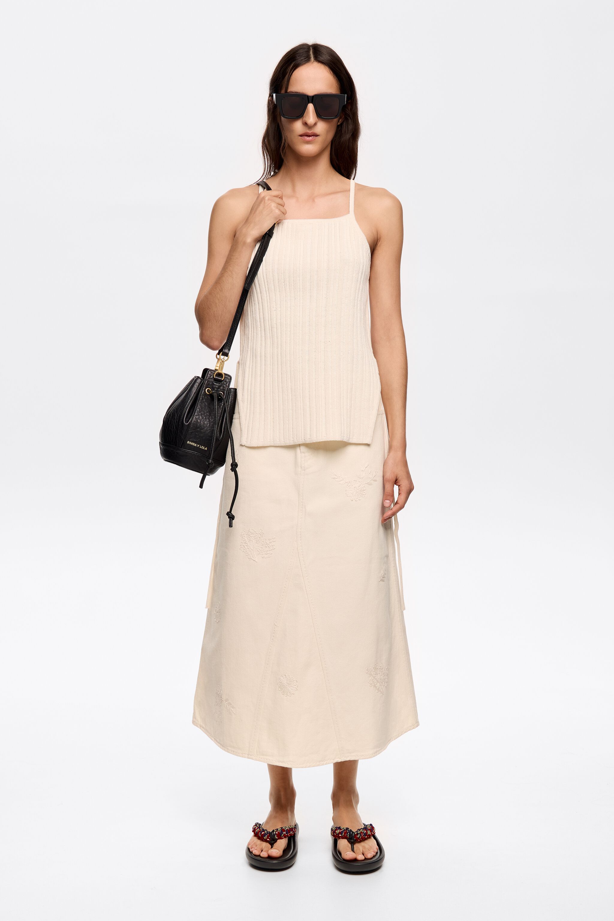 Small black Ball bucket bag