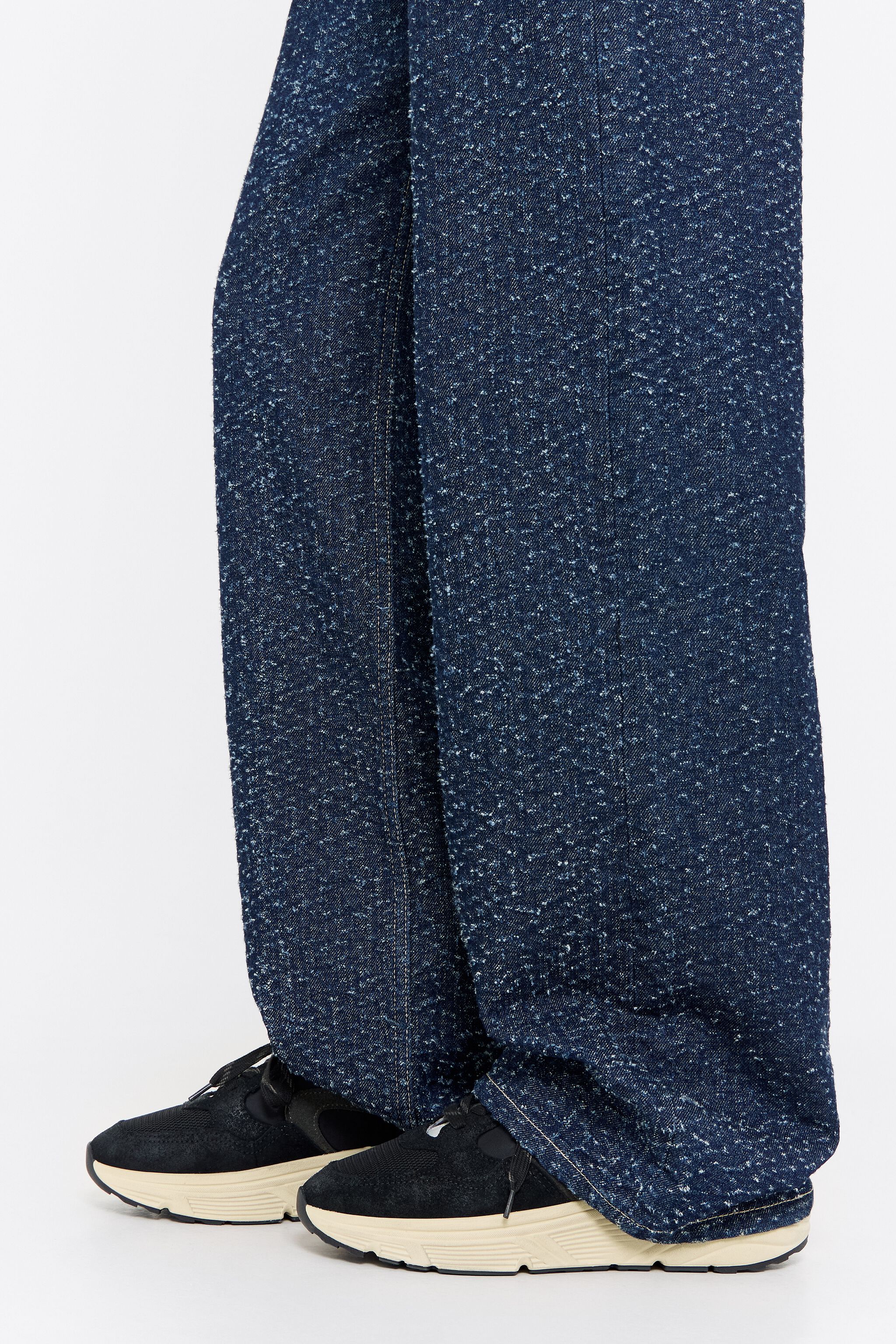 Black 13 12 jogger sneaker