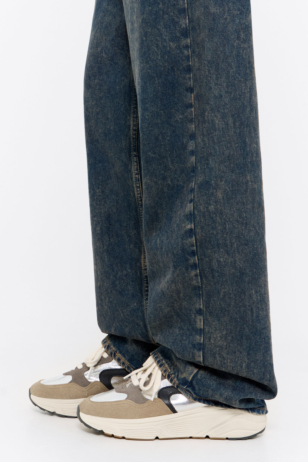 Silver 13 12  jogger sneaker