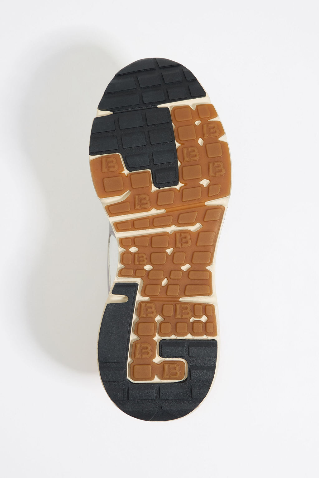 White 13 12 jogger sneaker