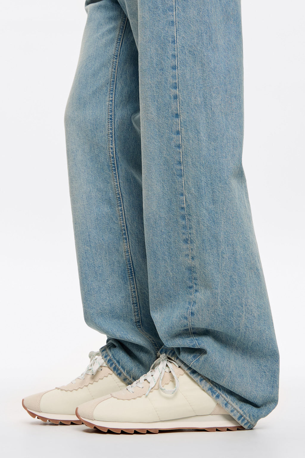 White 13 18 retro sneaker