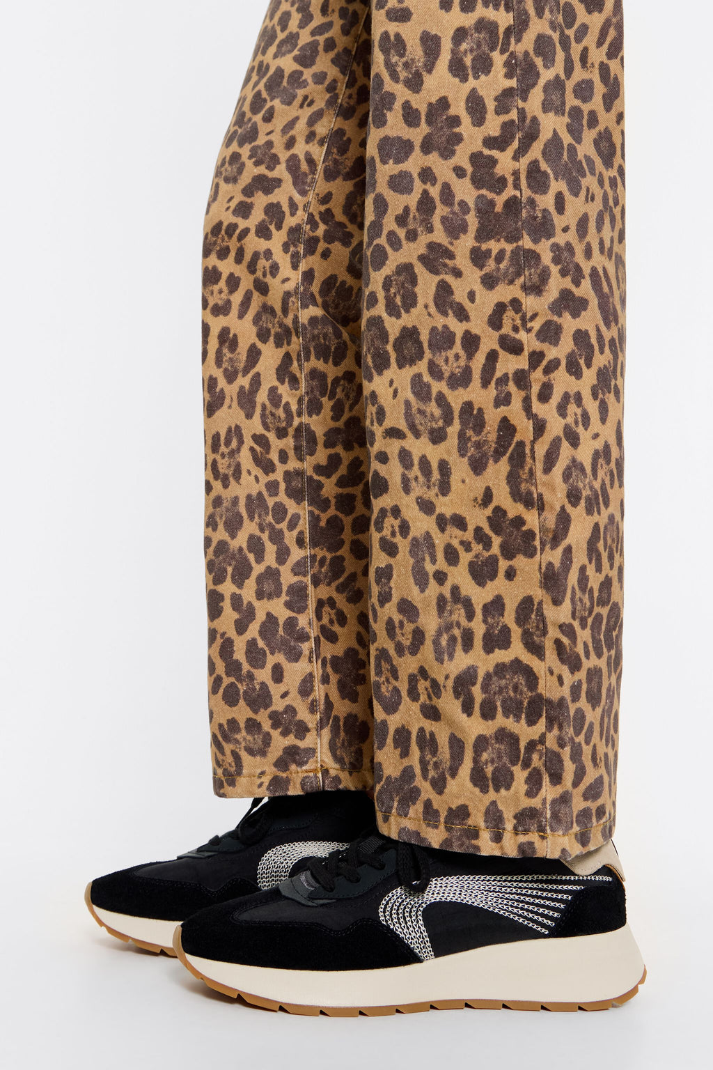 Black 13 22 lifestyle sneaker