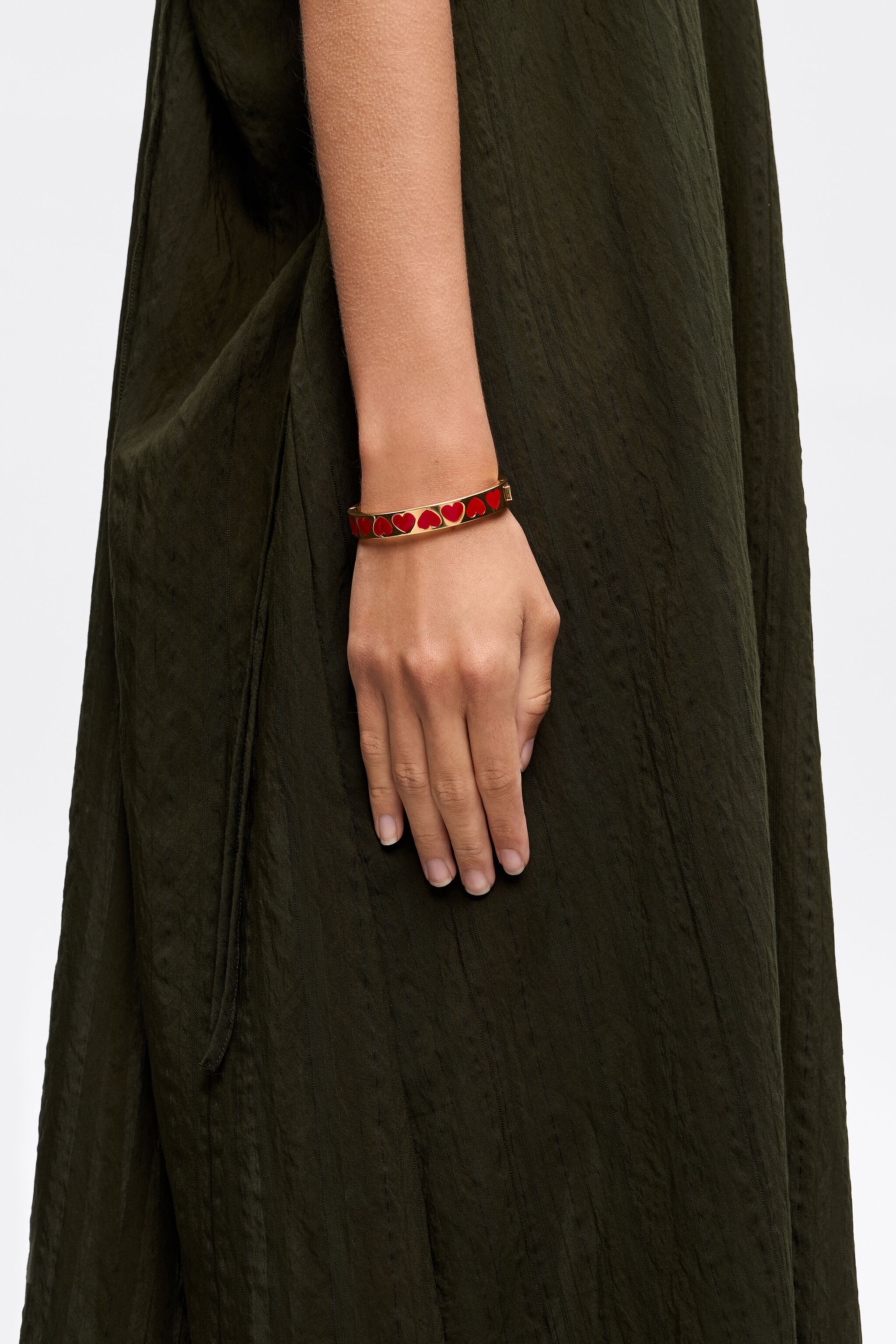 Red enamel hearts bracelet