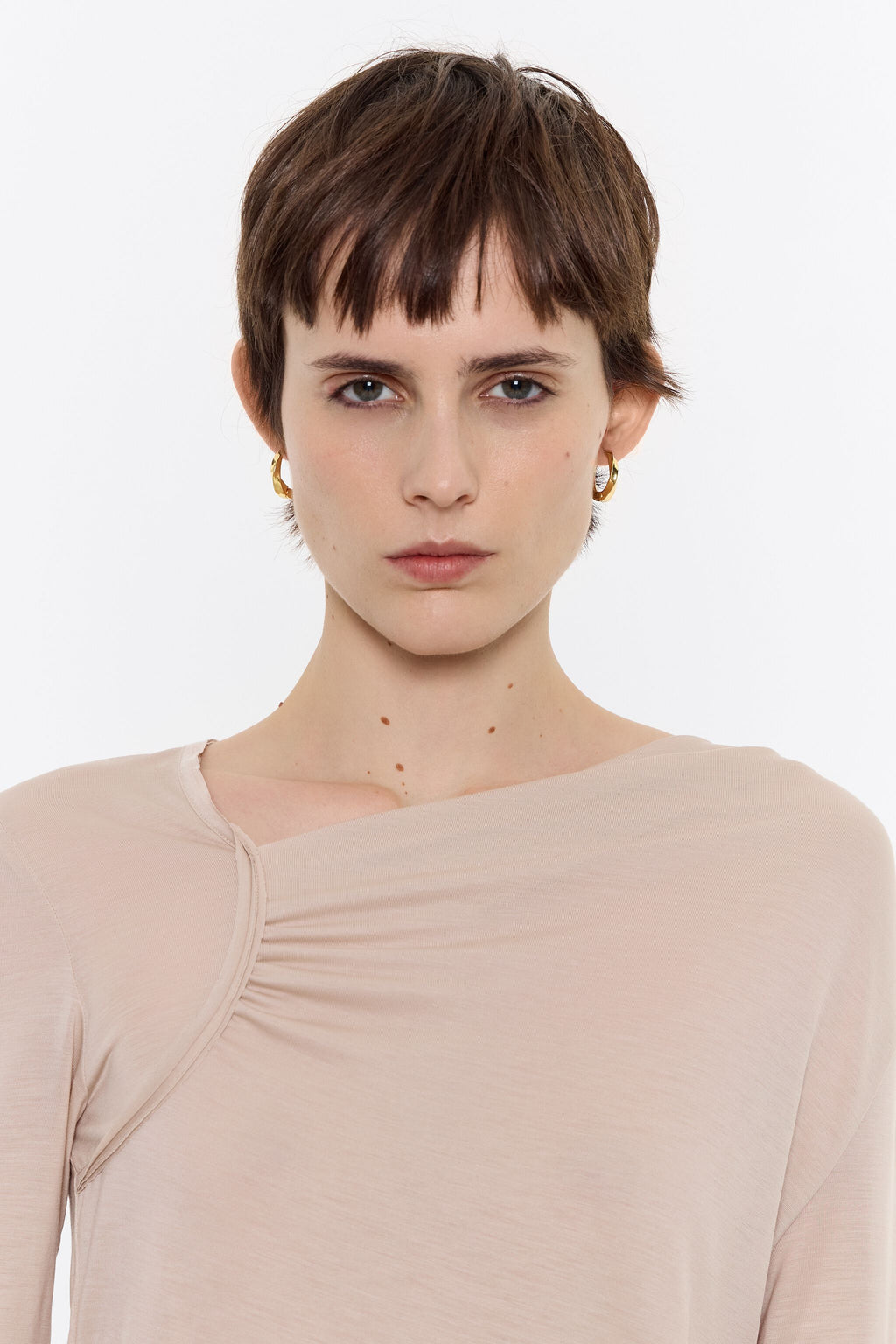 Textured gold hoop earrings