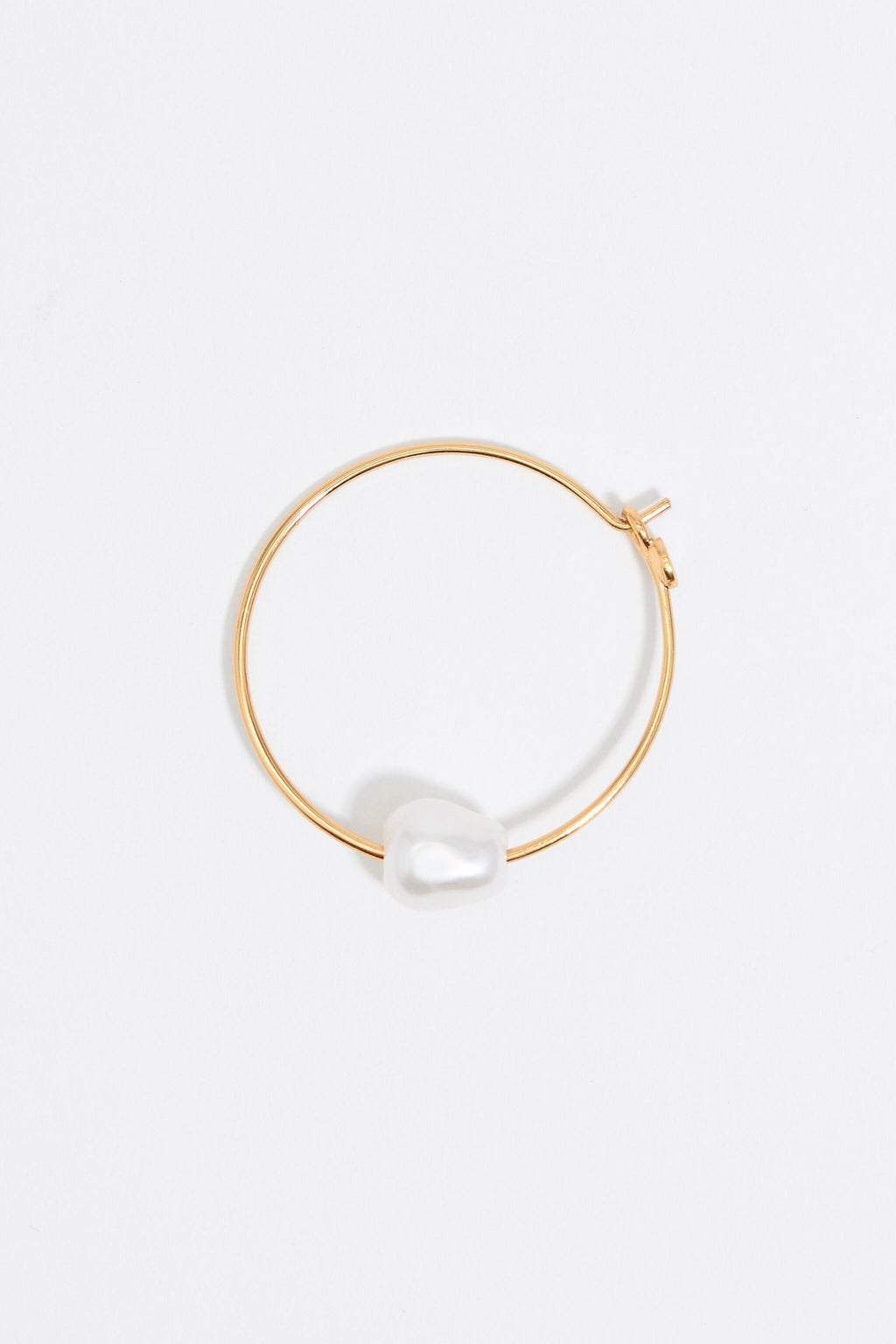 Pearl golden hoop earrings