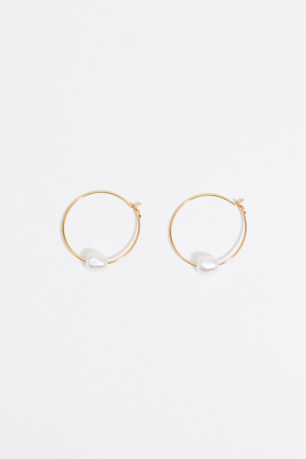 Pearl golden hoop earrings