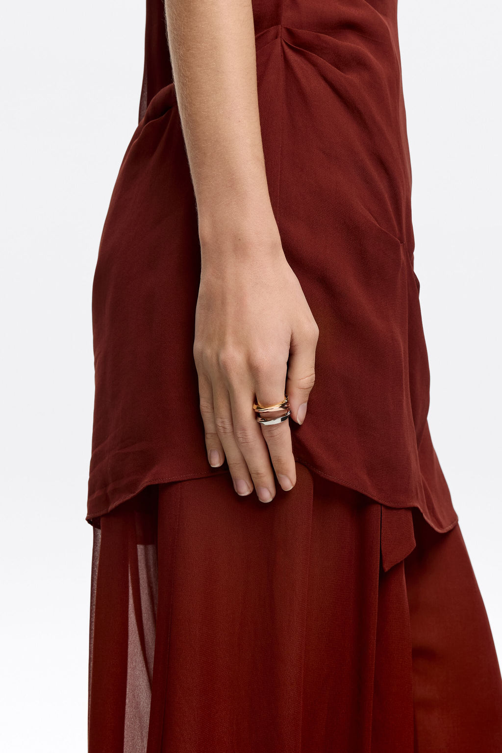 Multicolor textured crossed ring