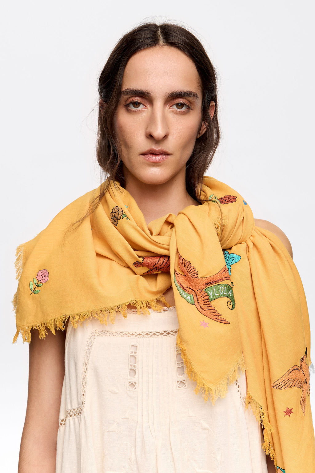 Embroidered animals cotton shawl