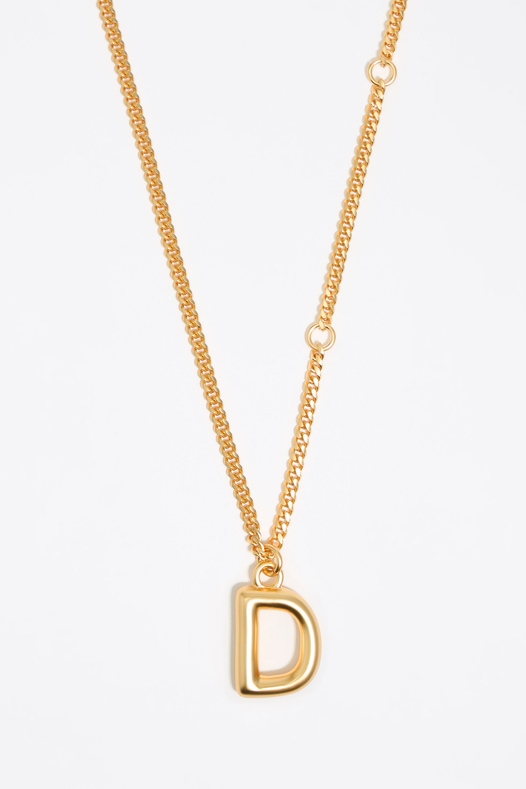 Gold letter D chain necklace
