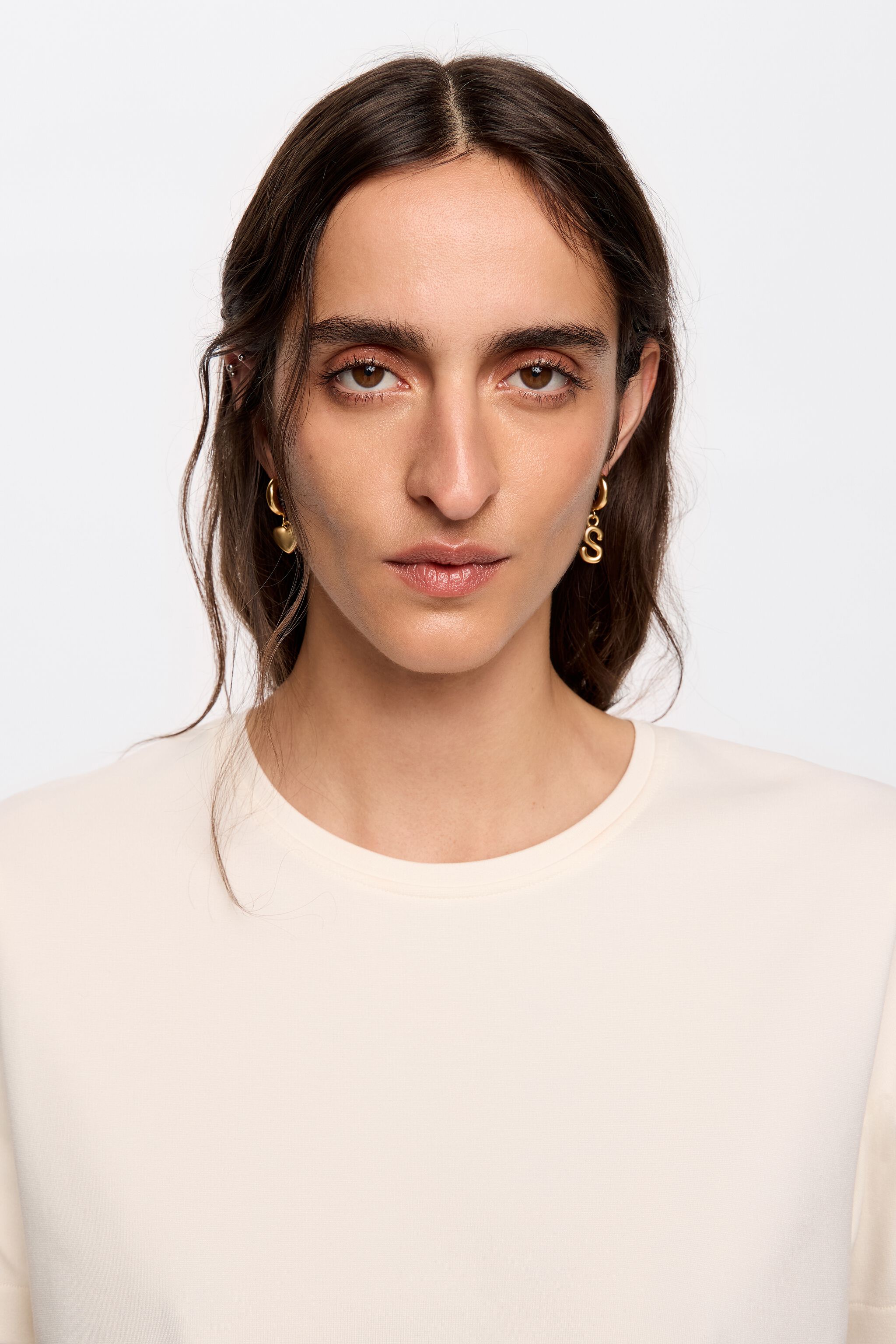 Gold letter B heart hoop earrings