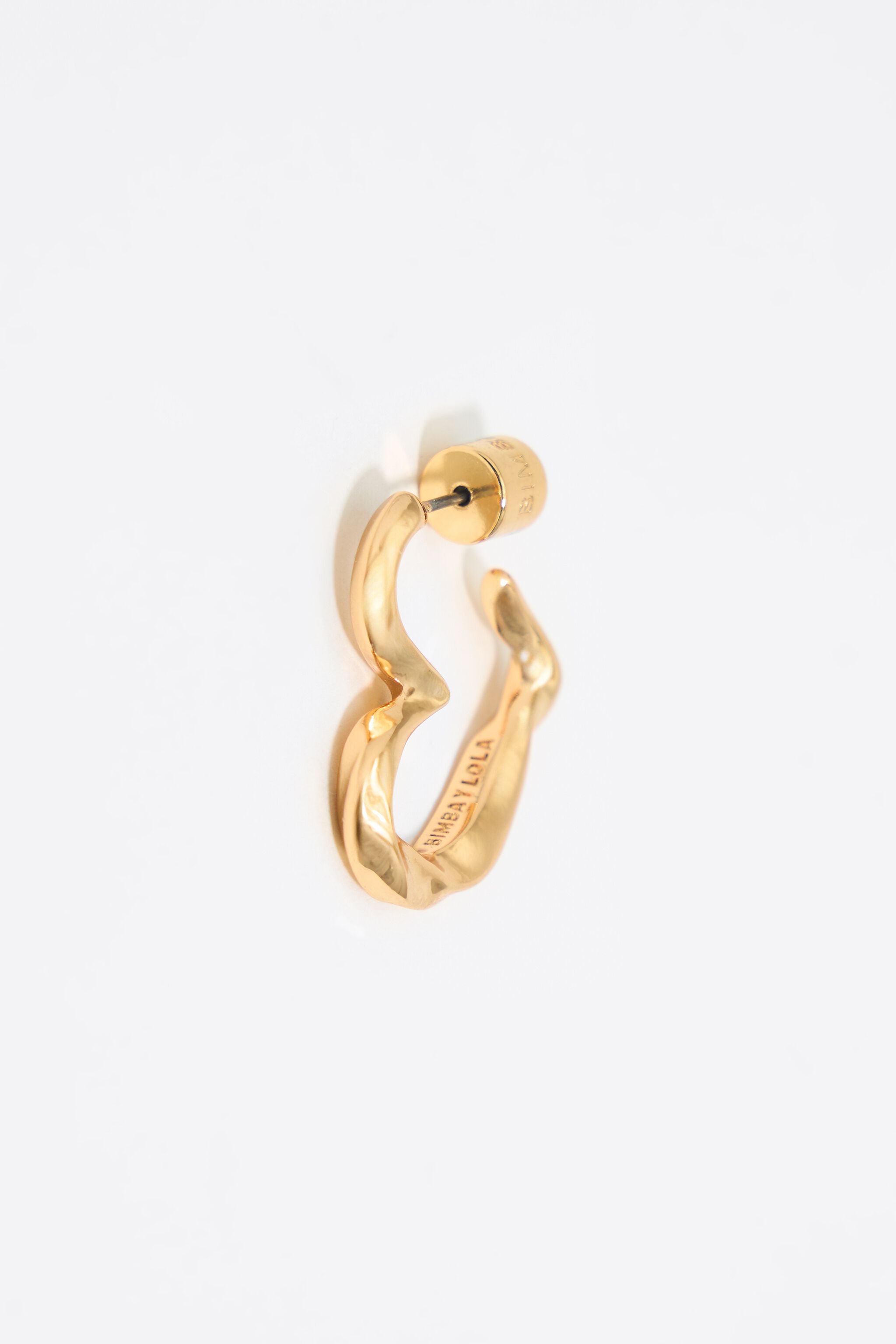 Textured gold heart hoop earrings