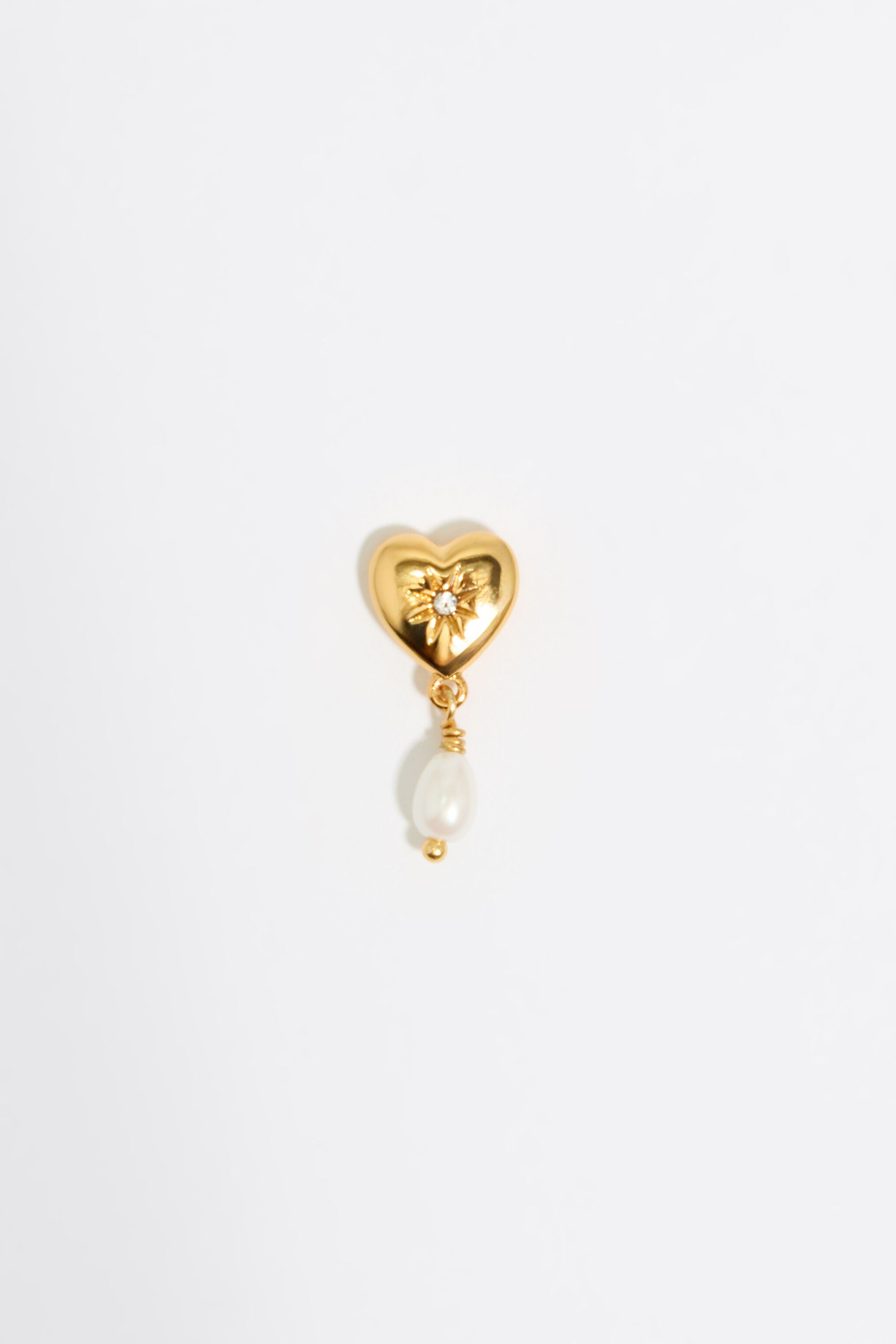 Pearl and heart earrings