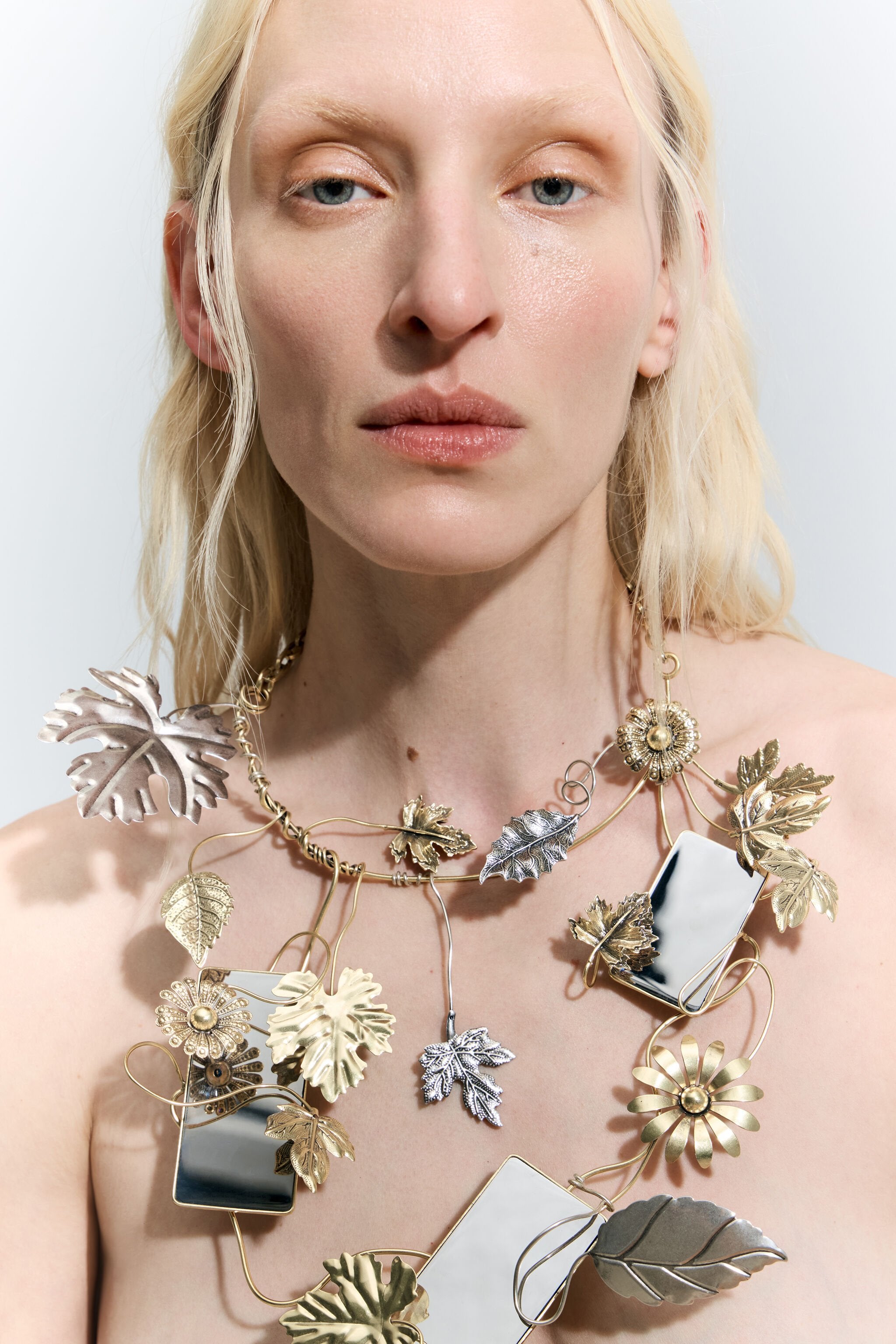 Gold leaves and mirrors necklace