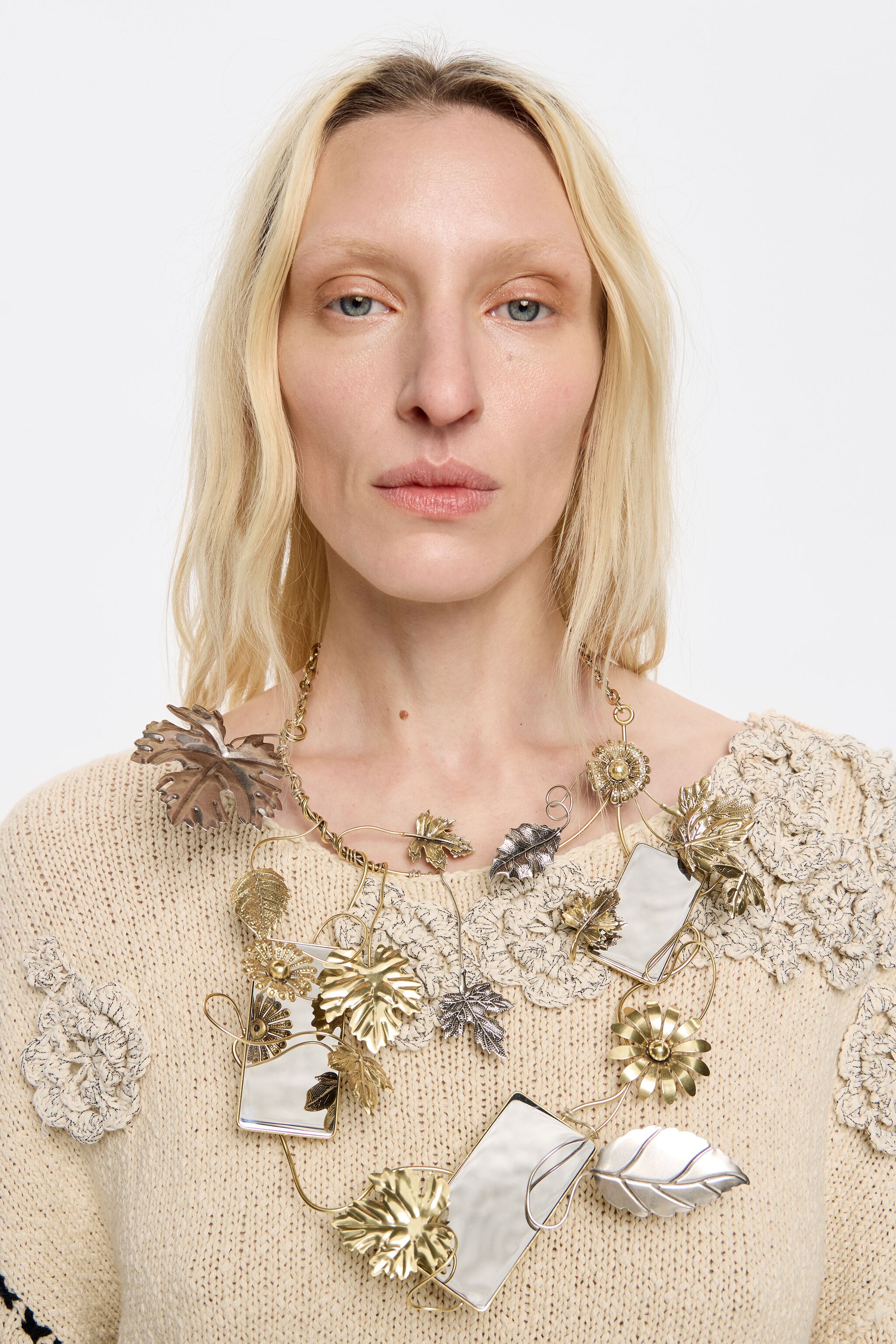 Gold leaves and mirrors necklace