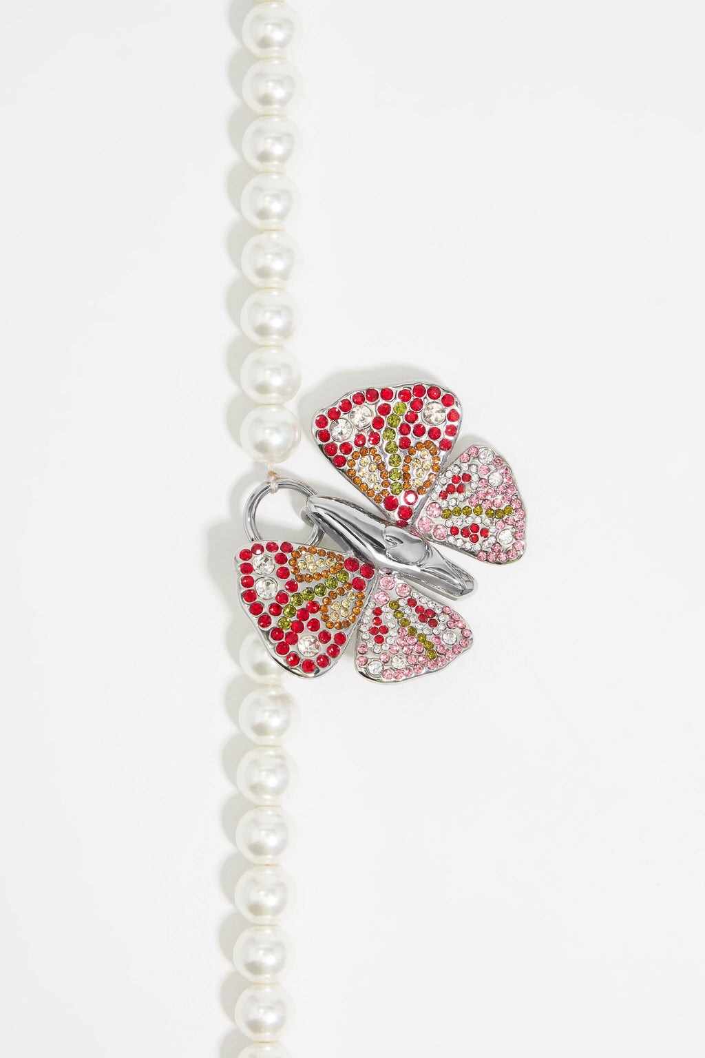 Crystal butterfly pearl necklace