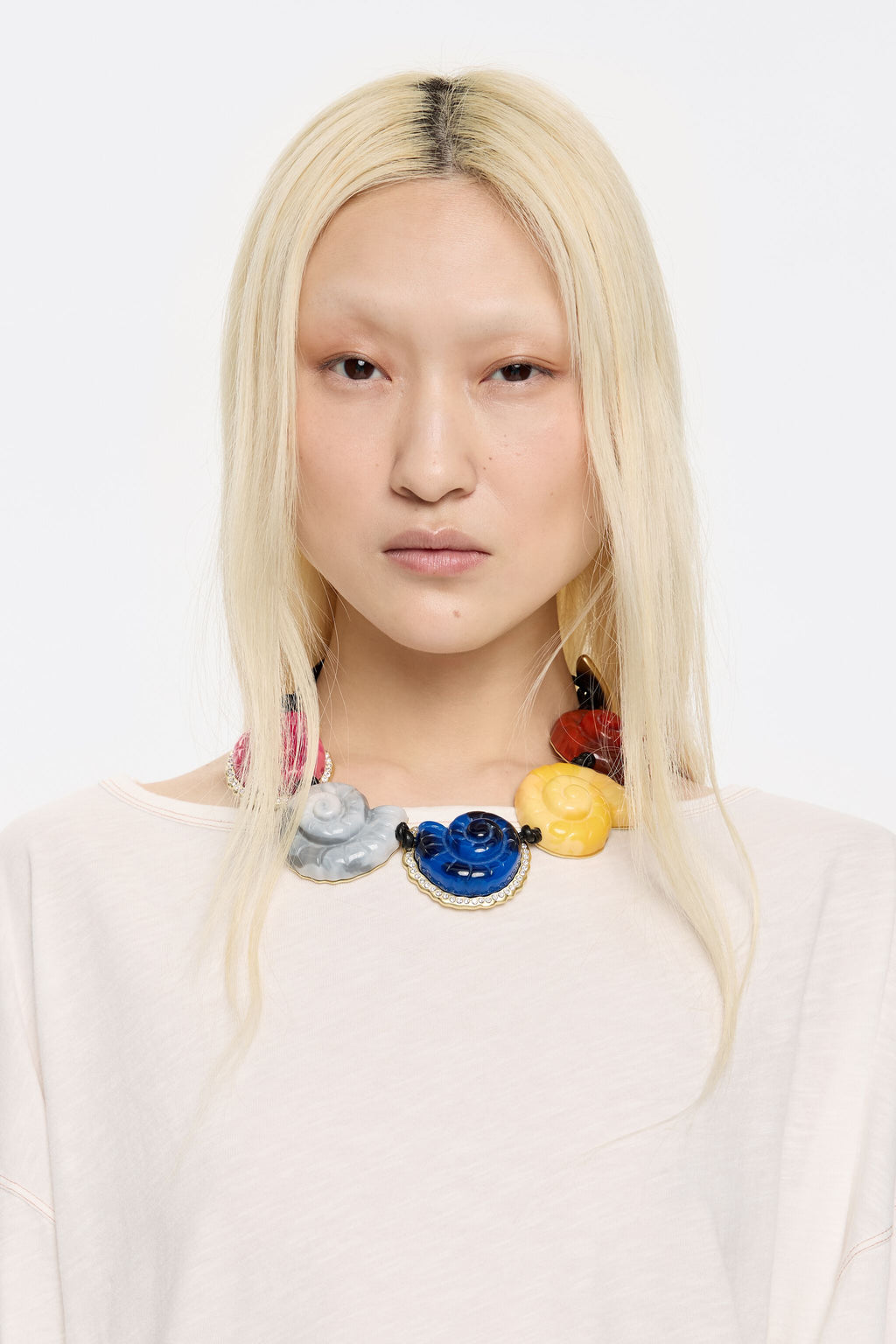 Multicolor shells necklace