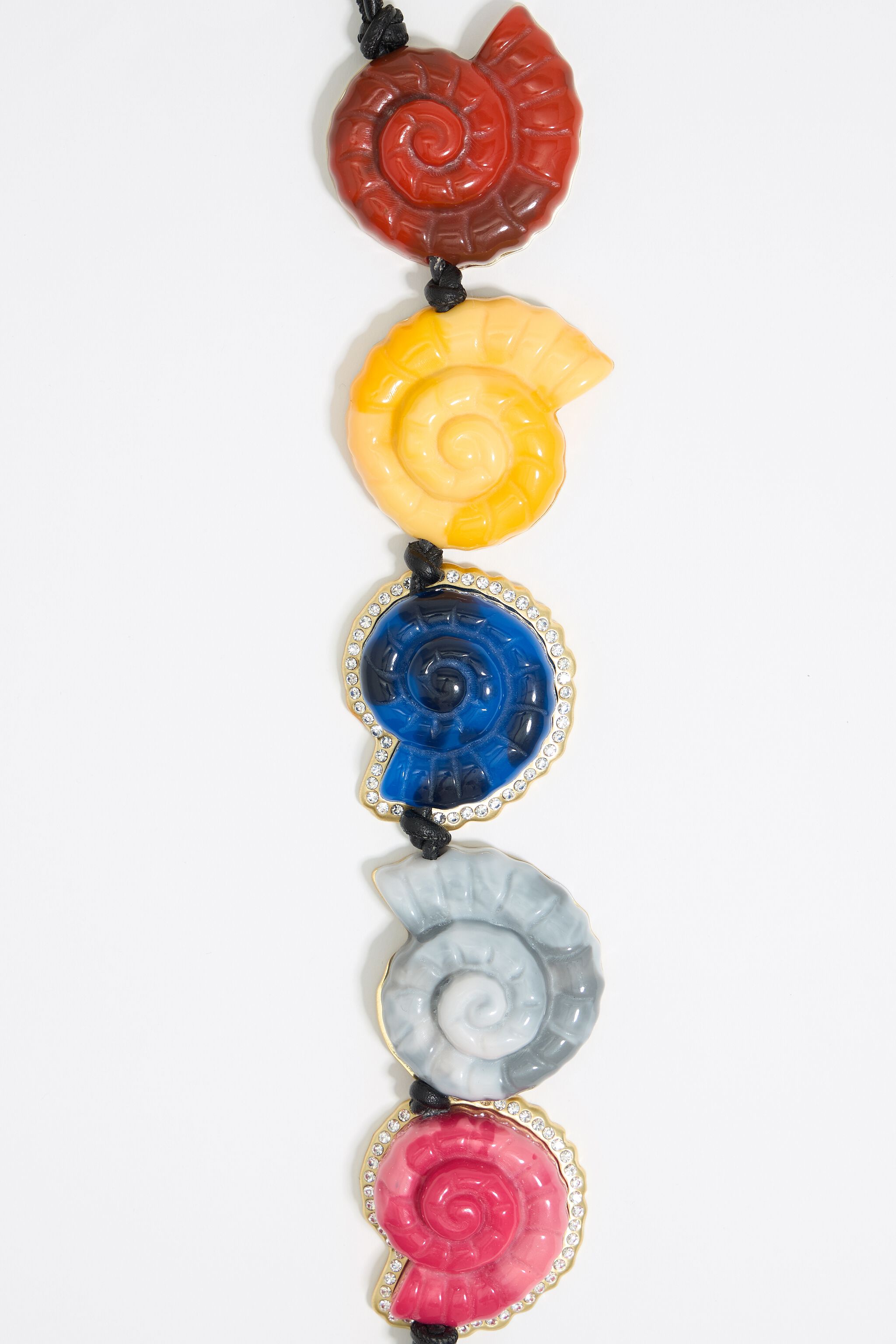 Multicolor shells necklace