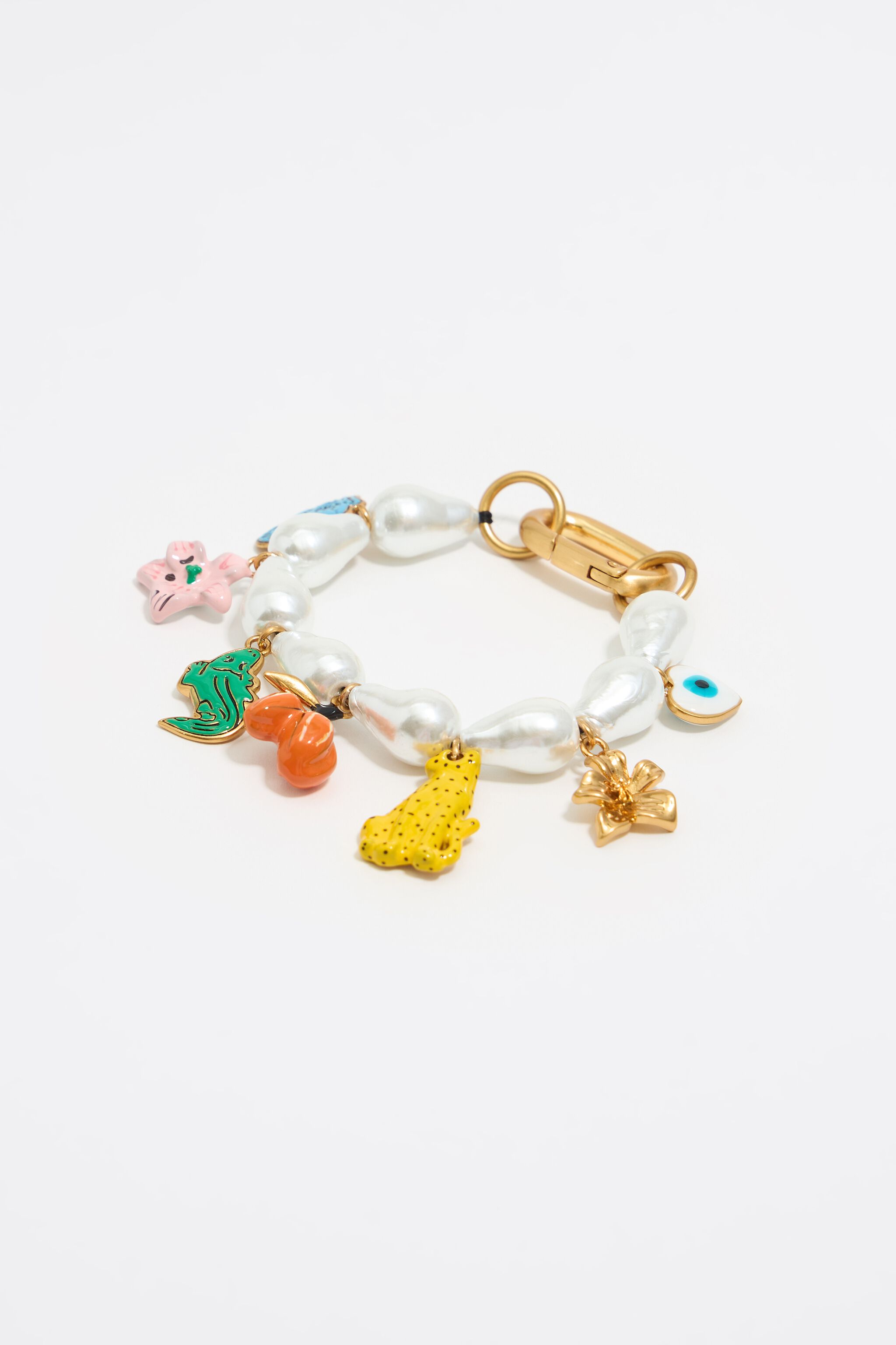 Jungle charms pearl bracelet