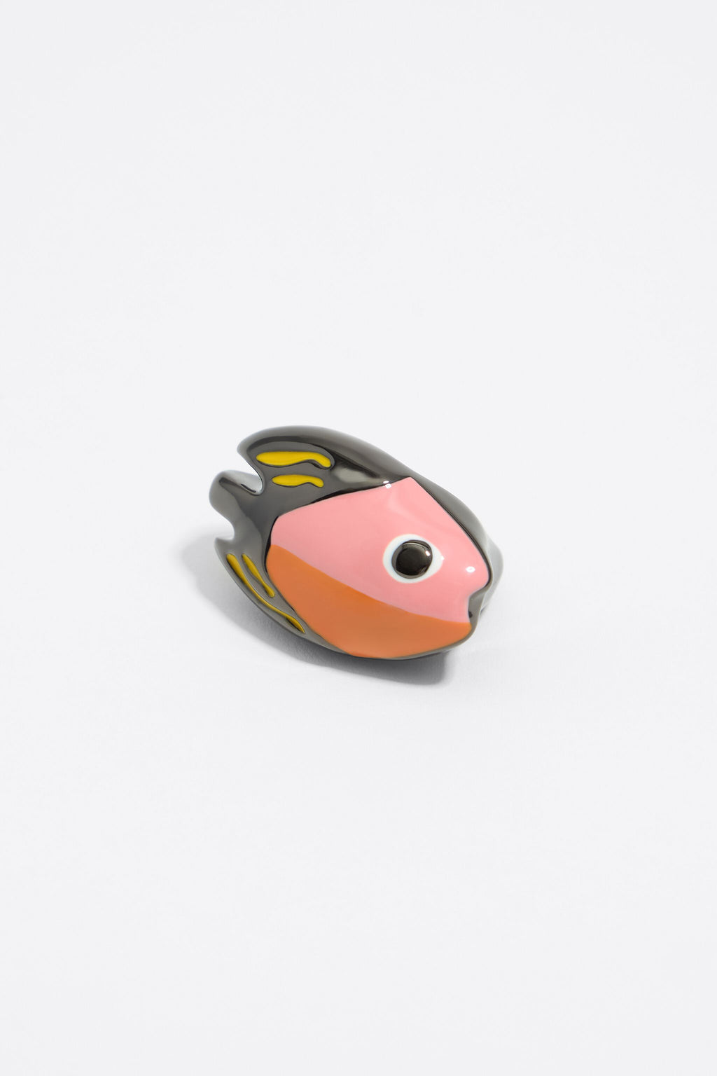 Black and pink fish ring