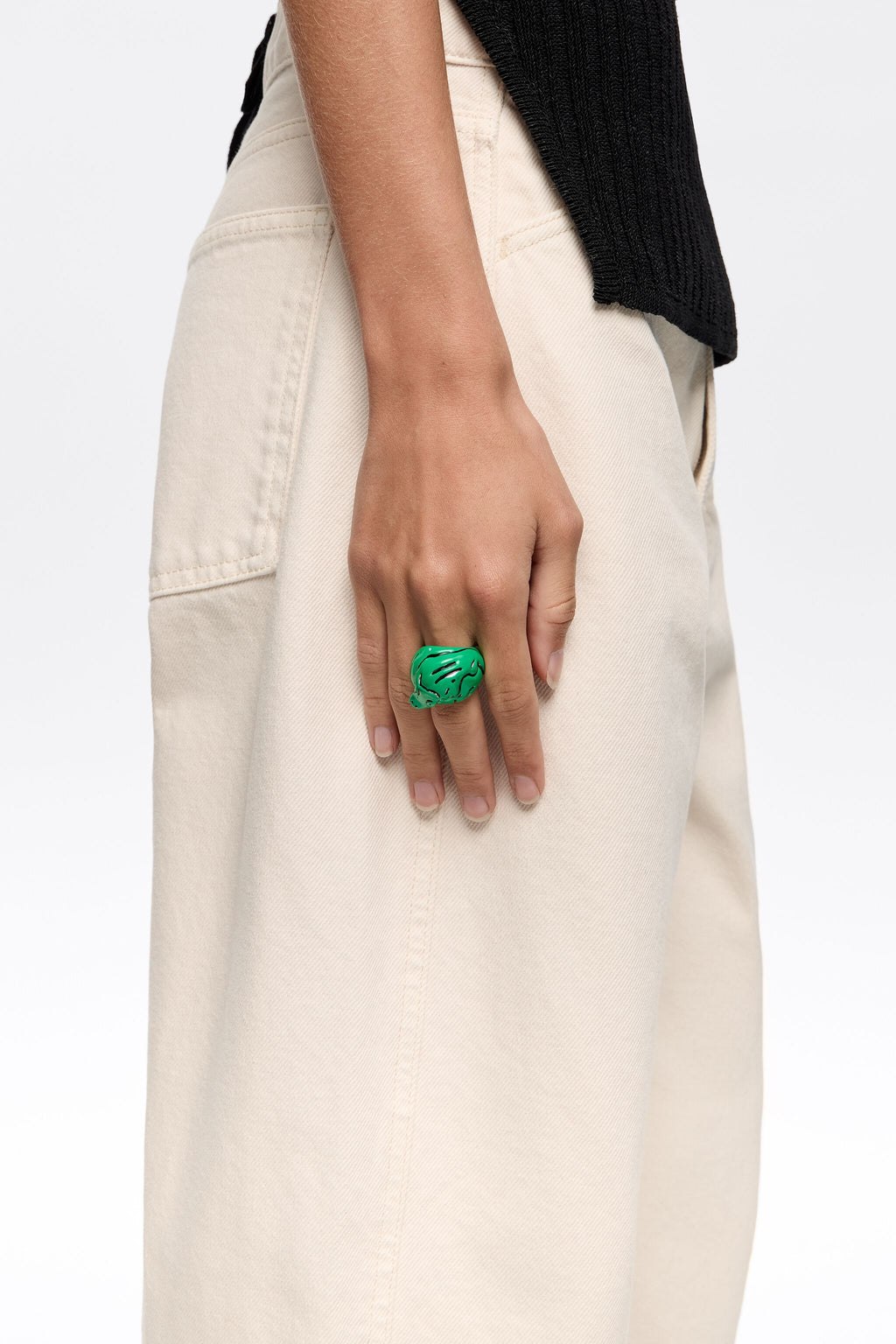 Green enamel crocodile ring