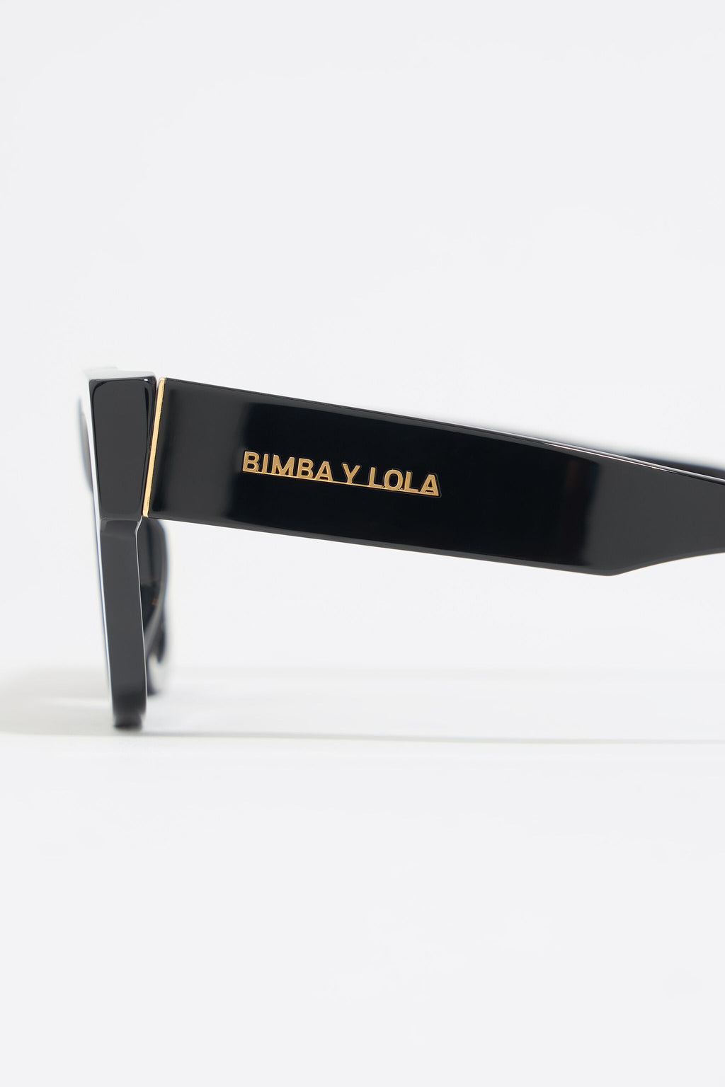 Black Mega BIMBA Y LOLA by RSF" sunglasses