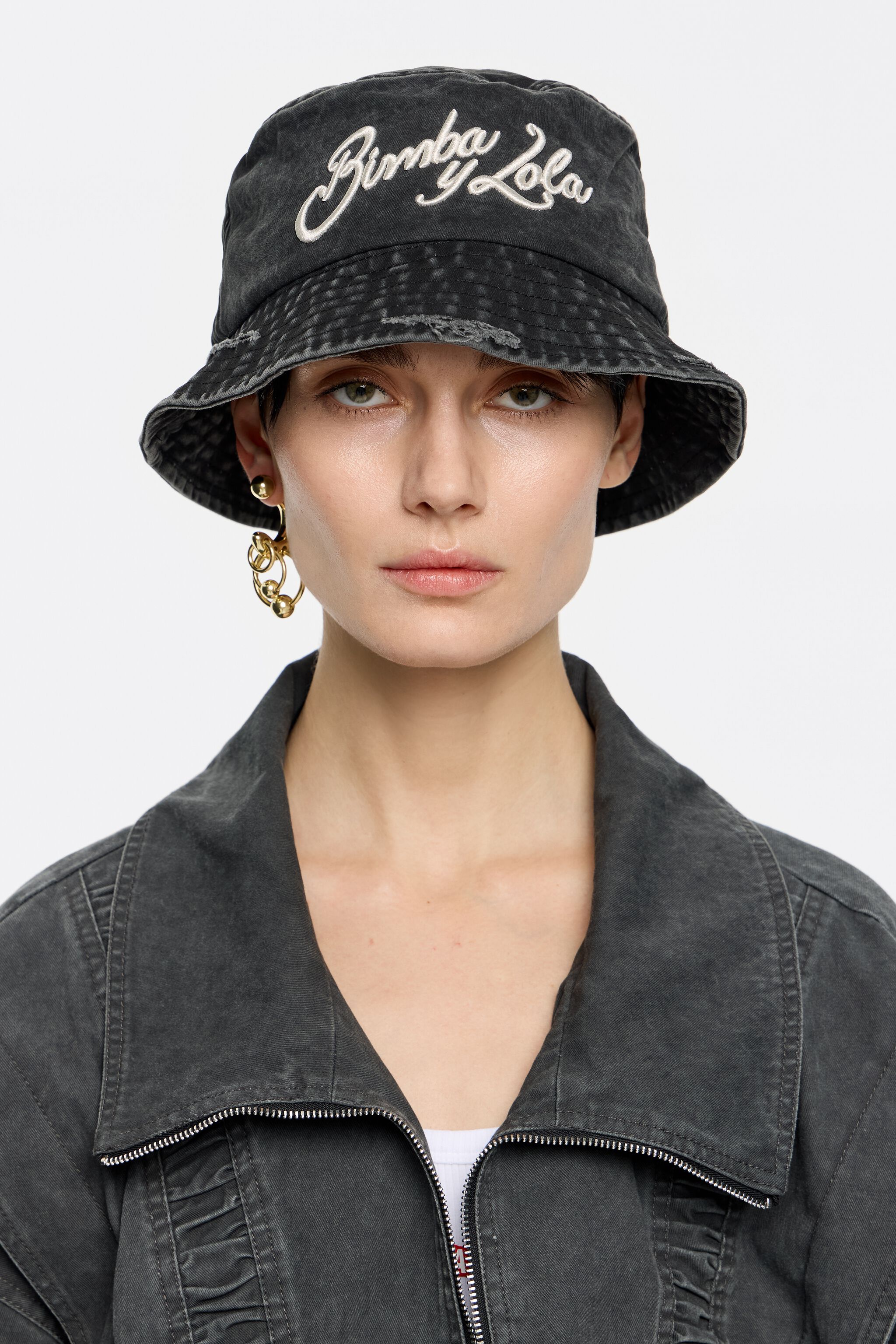 Black cotton bucket hat