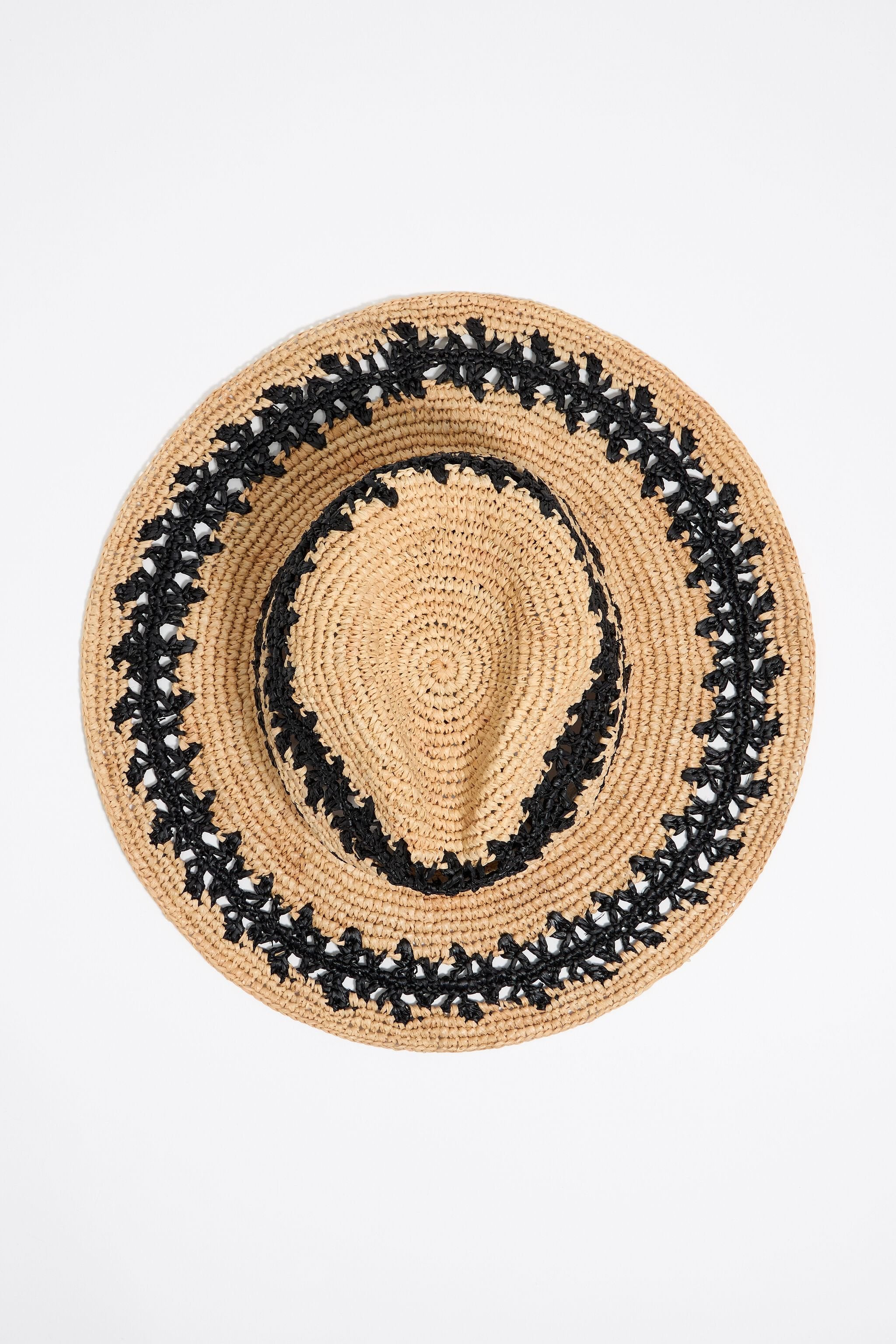 Black zigzag natural paper raffia hat
