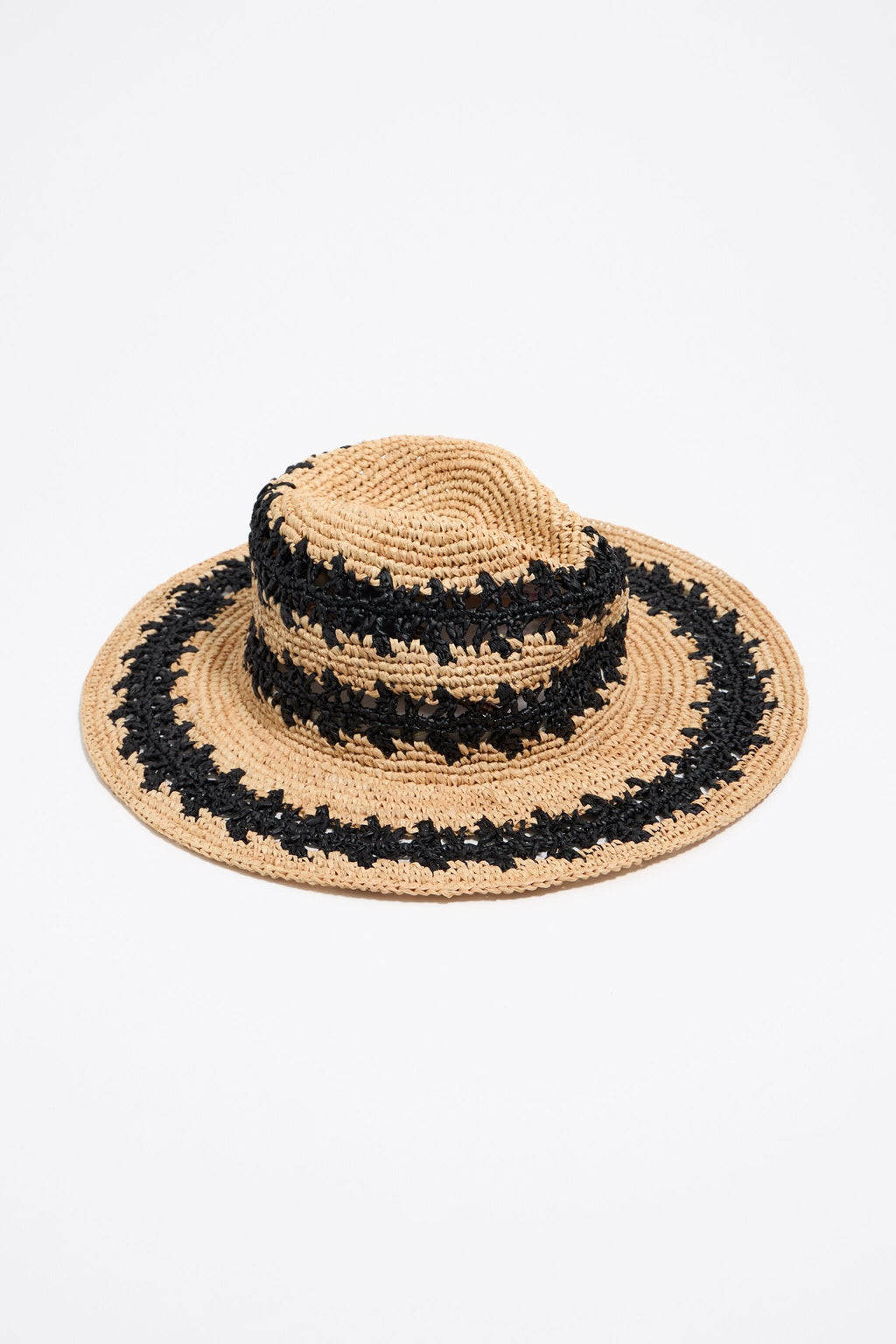 Black zigzag natural paper raffia hat