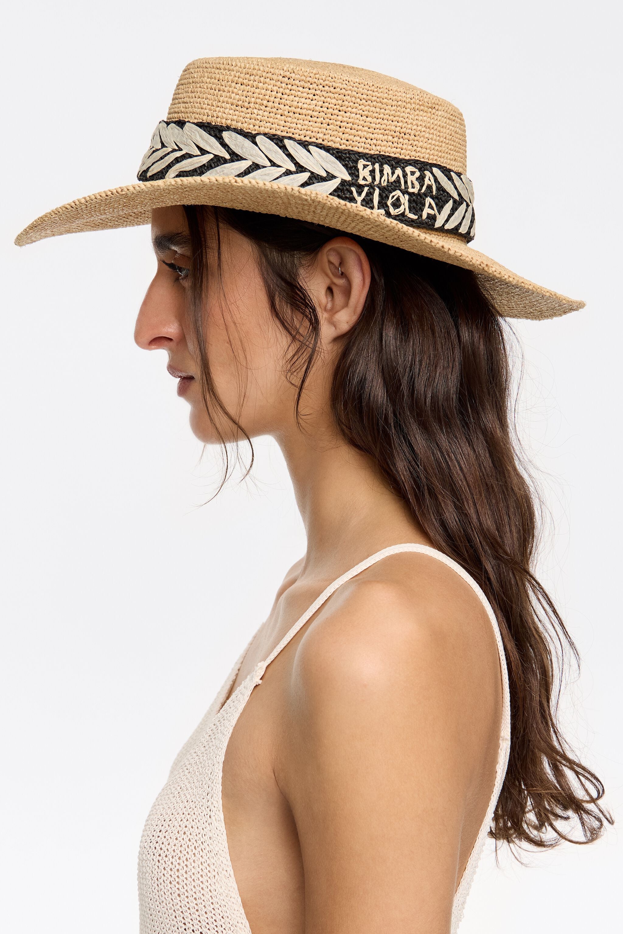 Black embroidered beige paper raffia hat