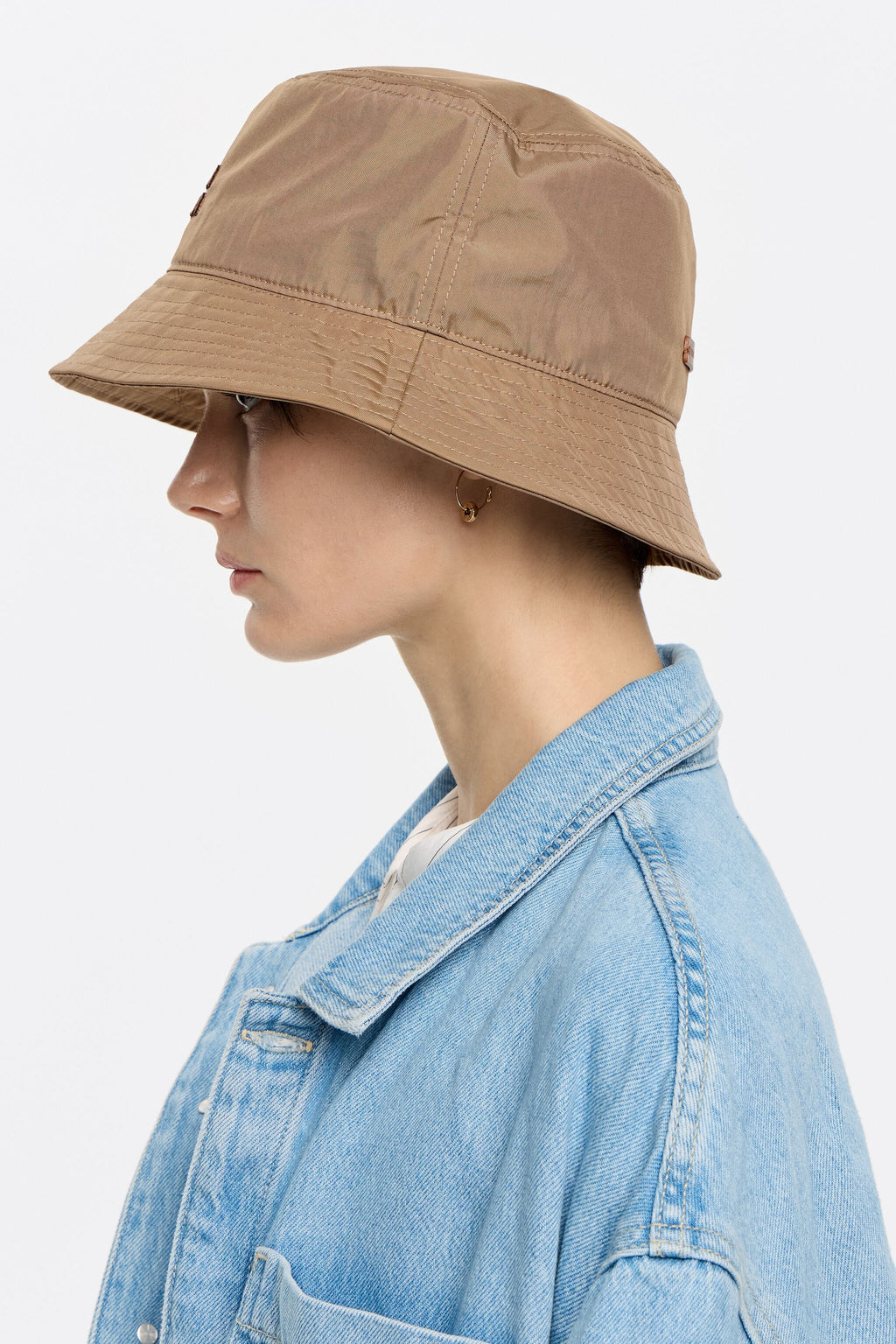 Camel nylon bucket hat