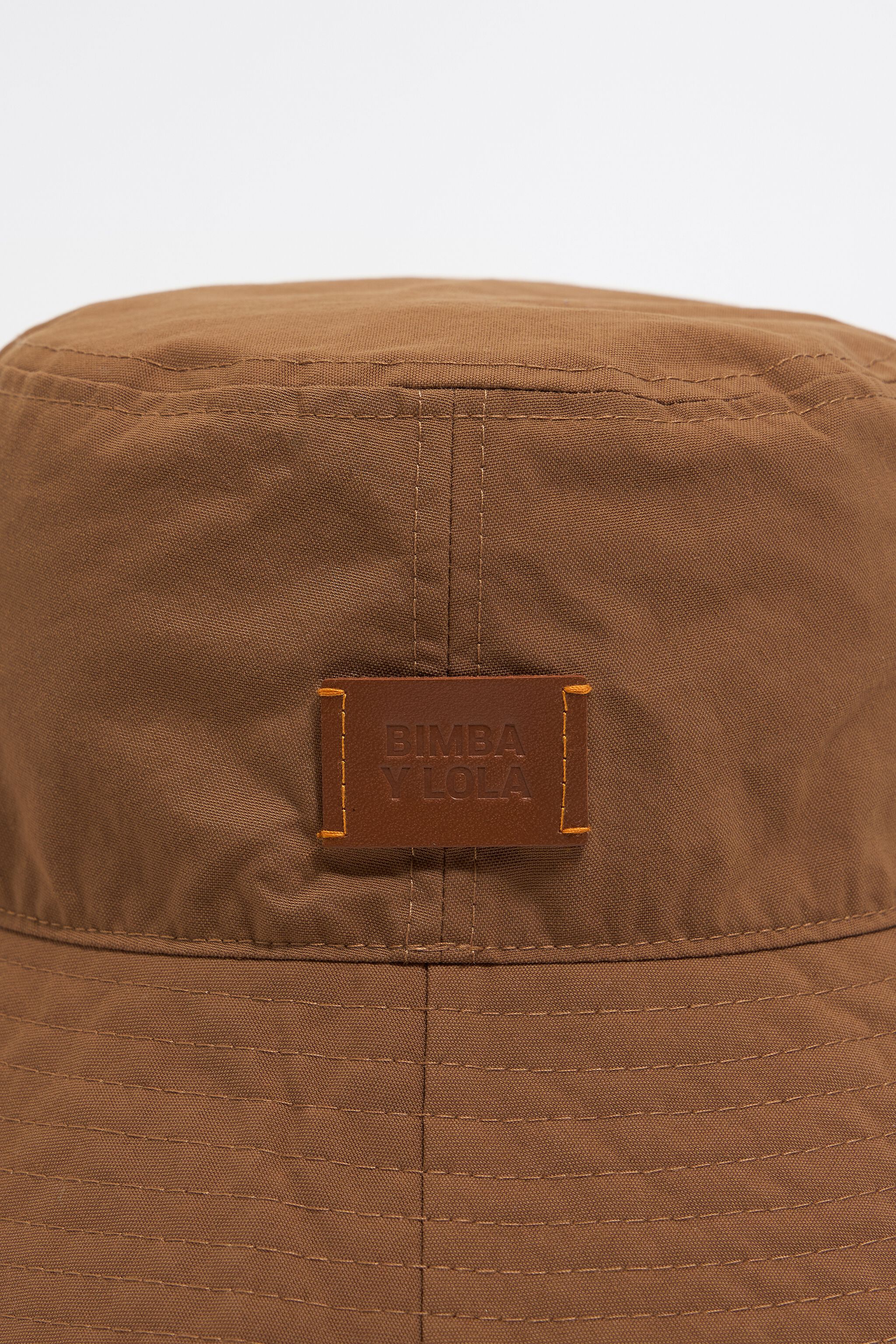 Cinnamon trench bucket hat