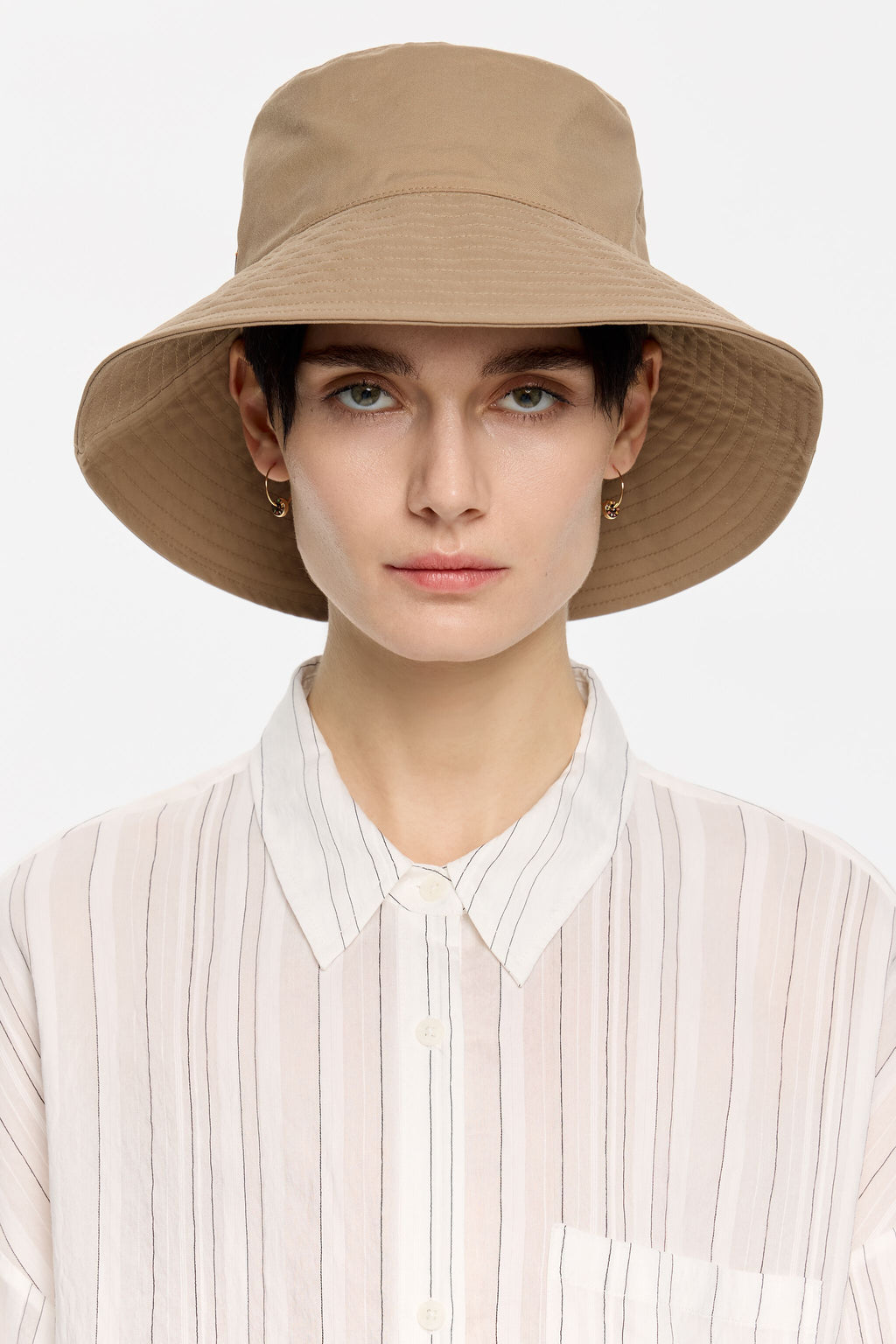 Camel trench bucket hat