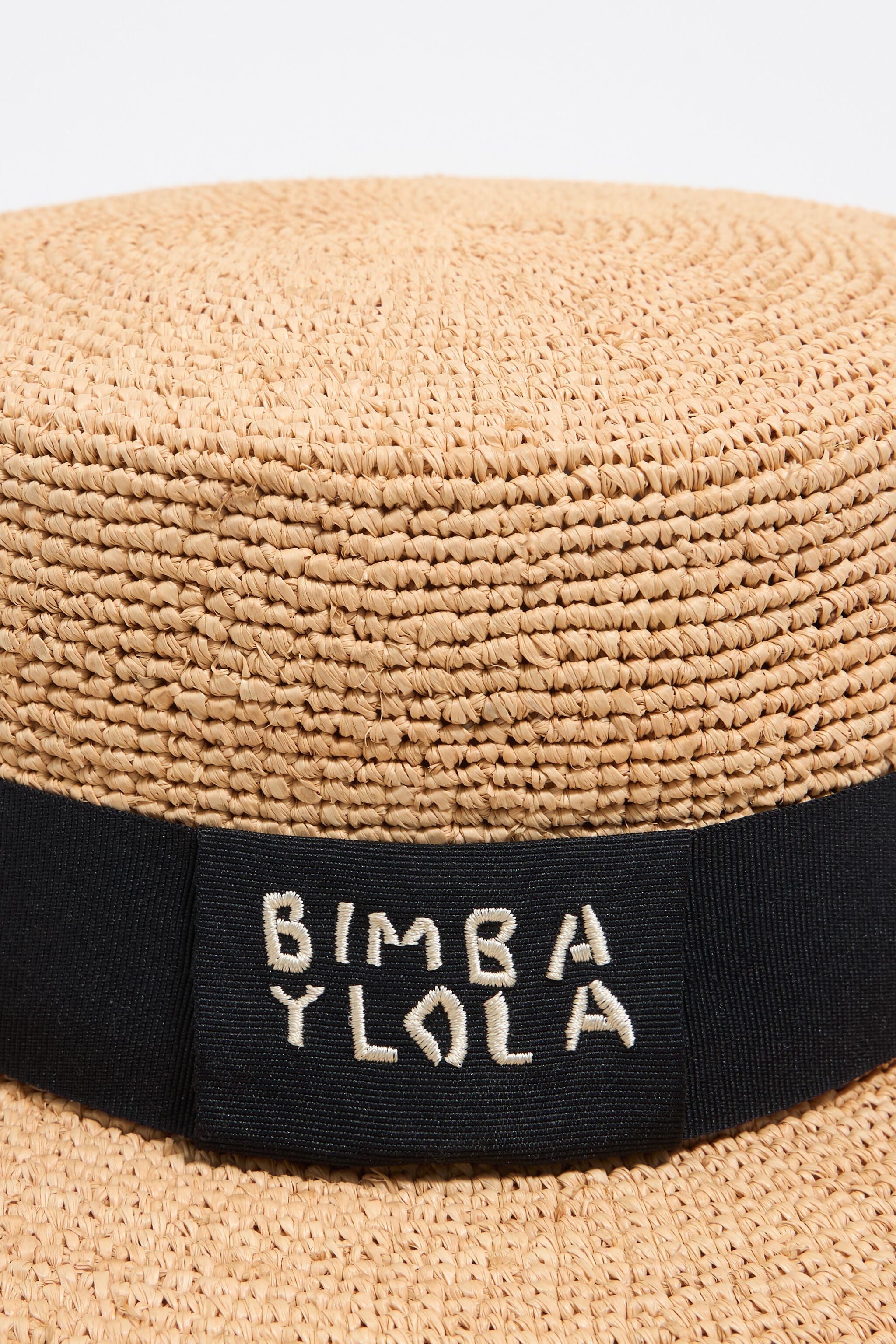 Beige raffia short brim straw hat