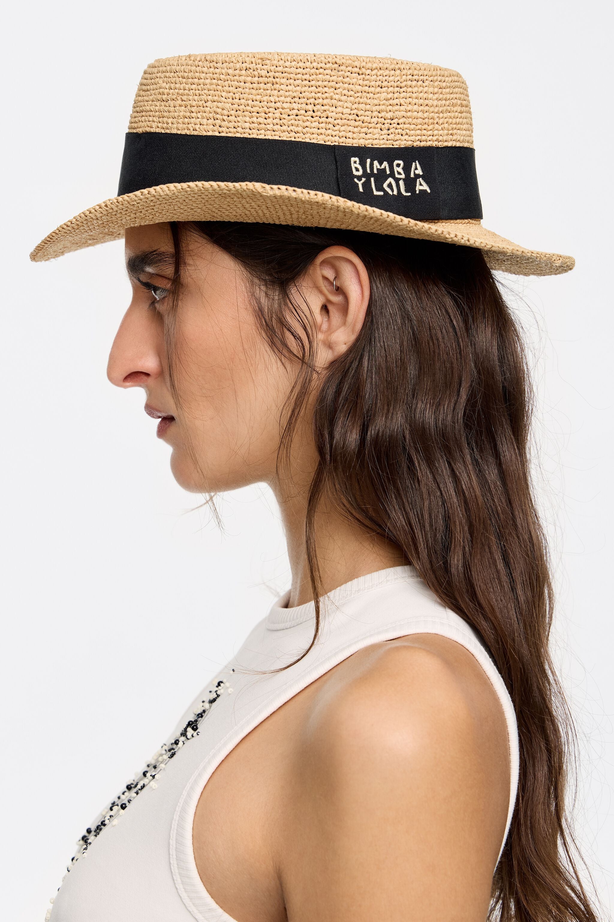 Beige raffia short brim straw hat