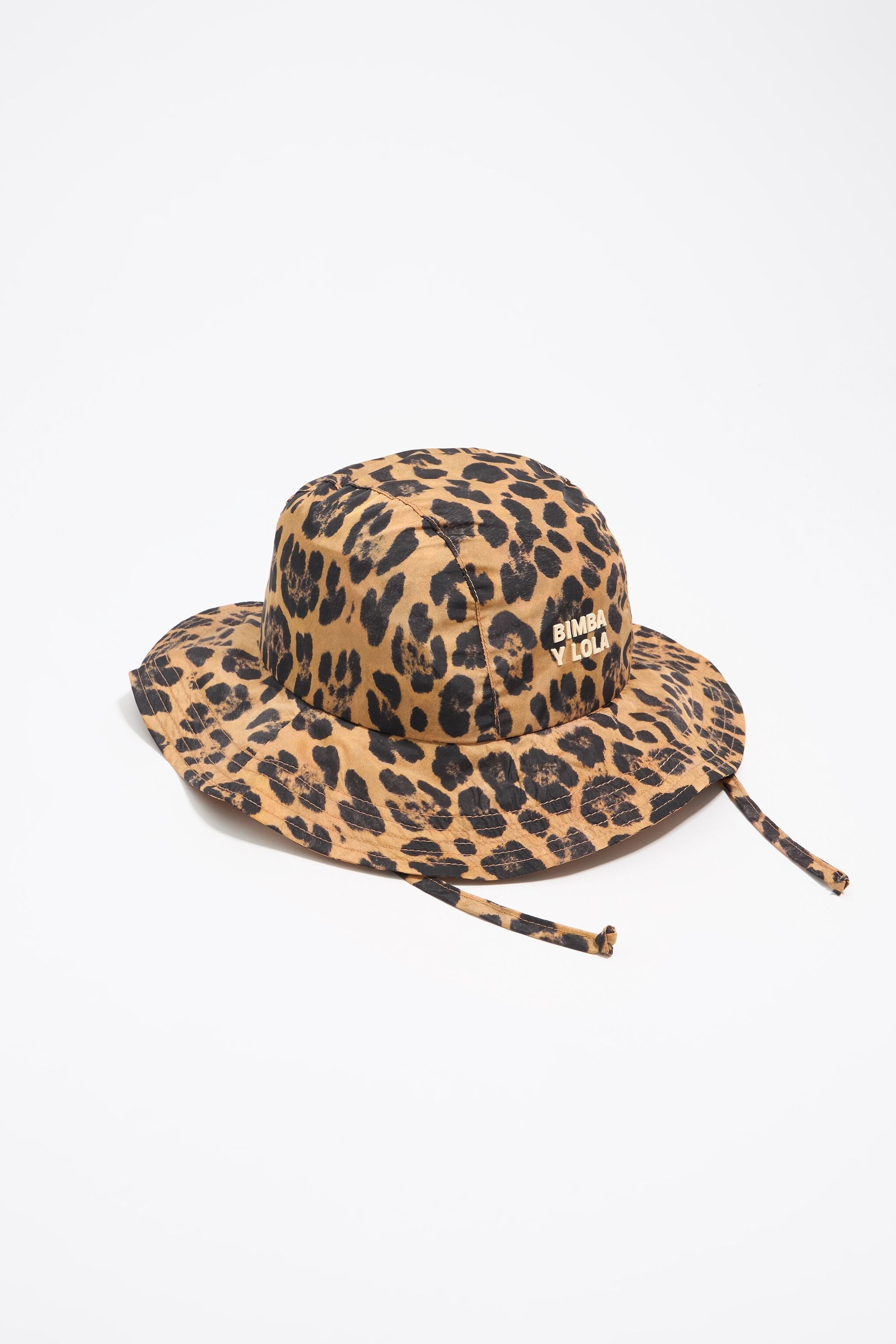 Leopard nylon bucket hat