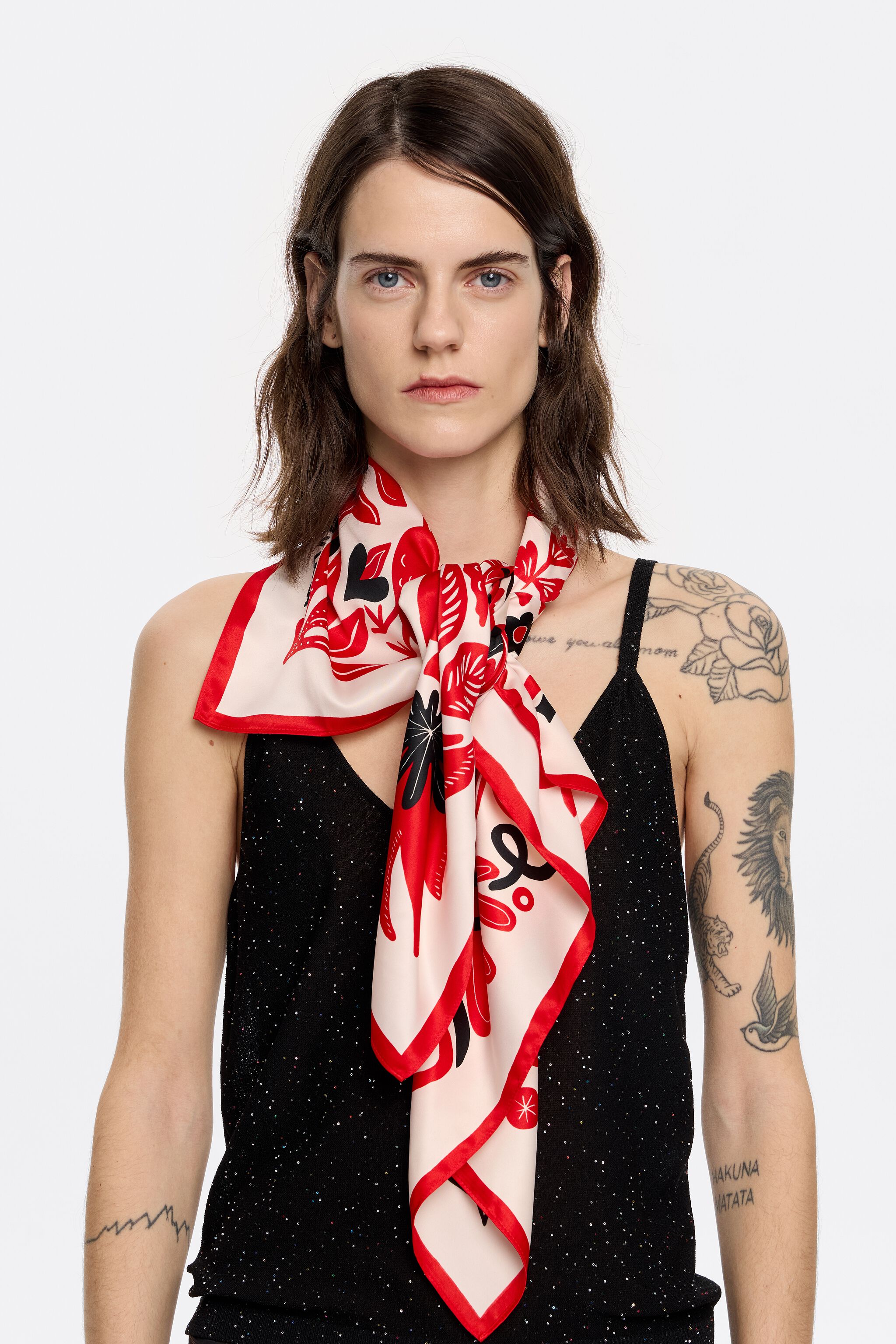 Two-tone animals and vegetation scarf
